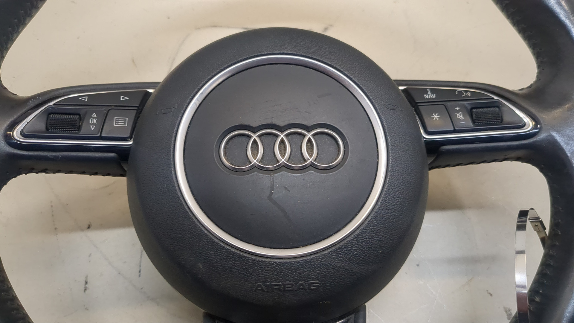 Рулевое колесо (руль)