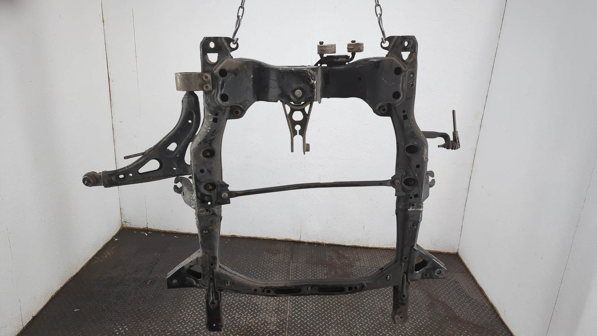 Балка подмоторная