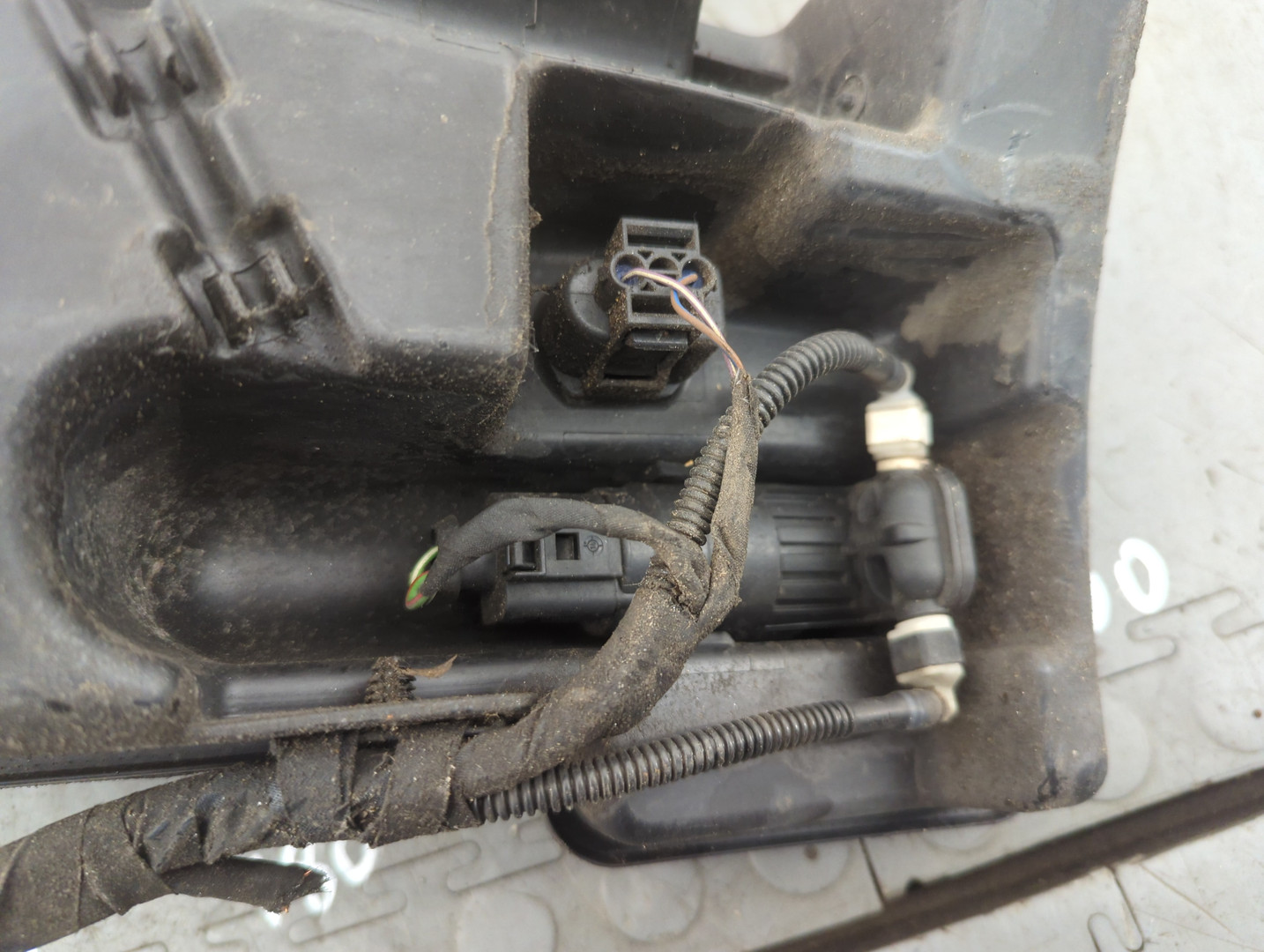 Бачок омывателя лобового стекла