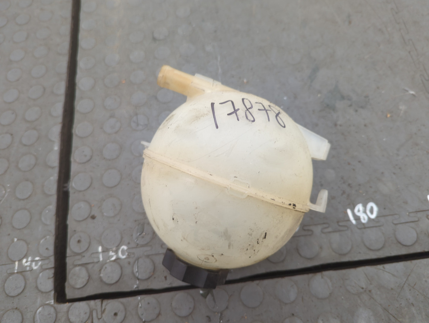 Бачок расширительный