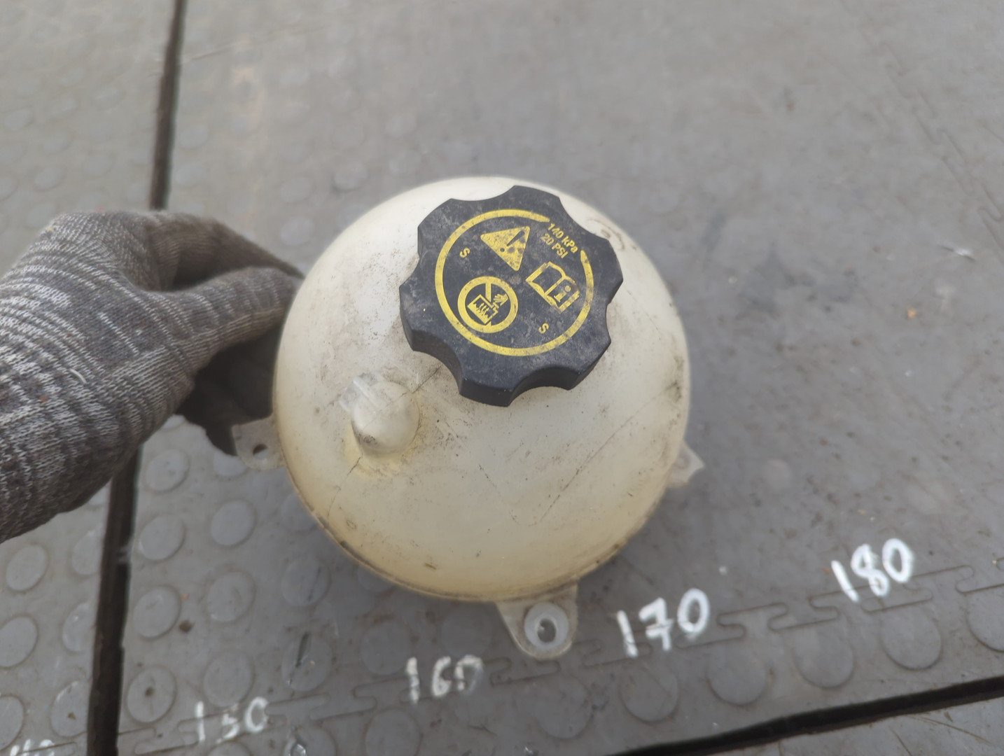 Бачок расширительный