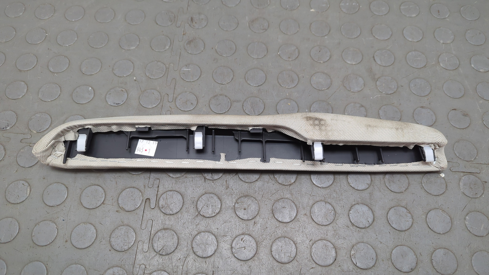 Обшивка стойки