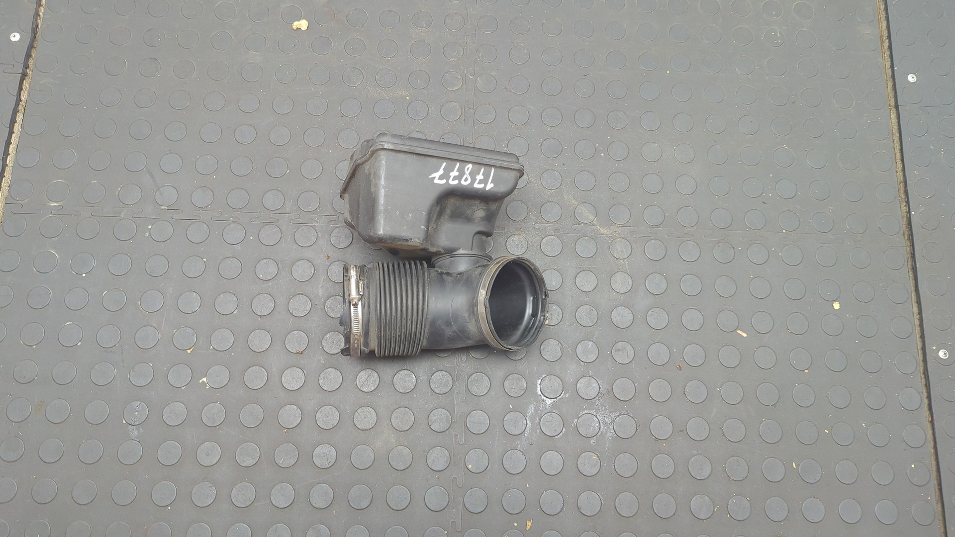 Патрубок воздушного фильтра