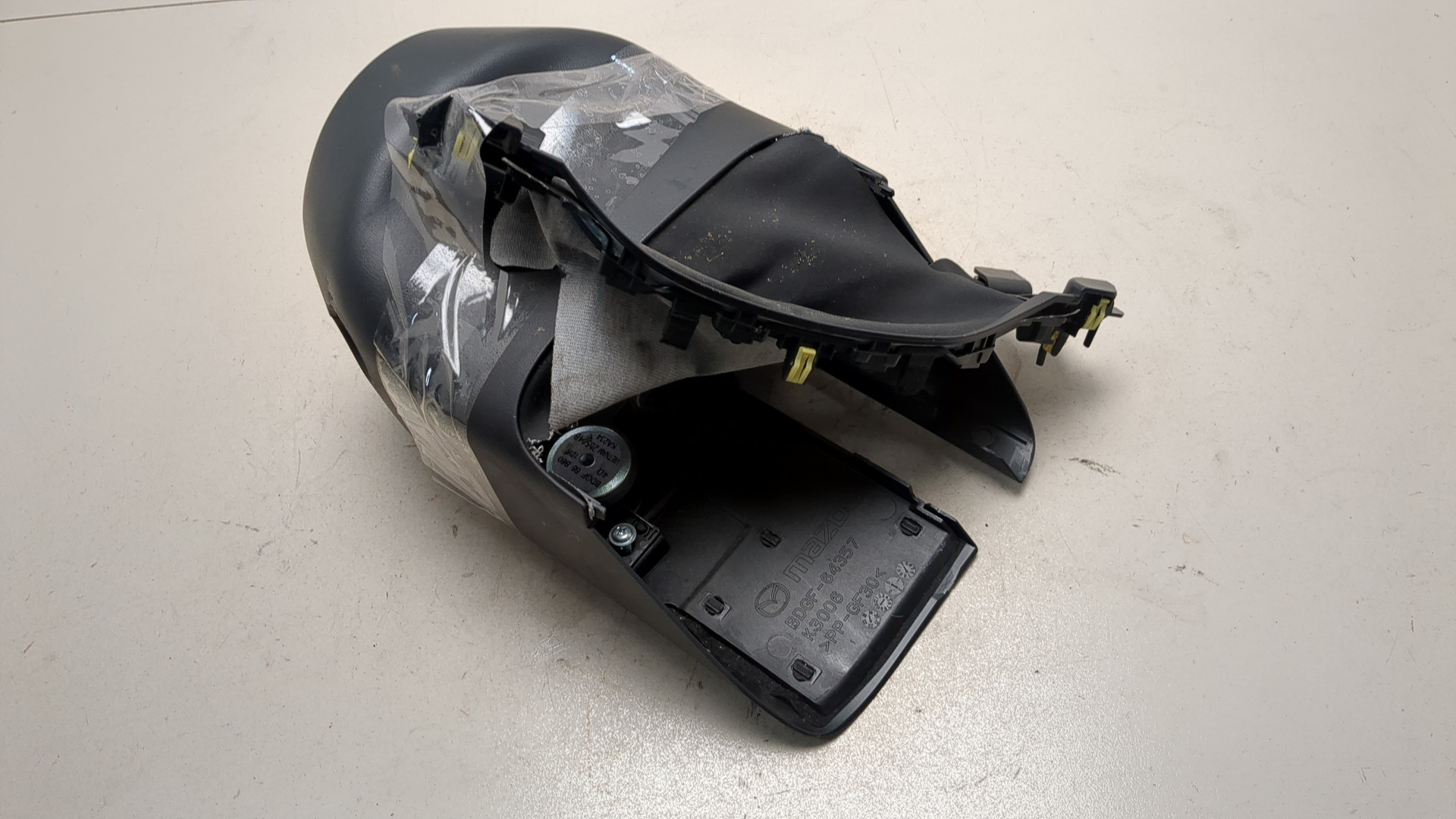 Кожух рулевой колонки