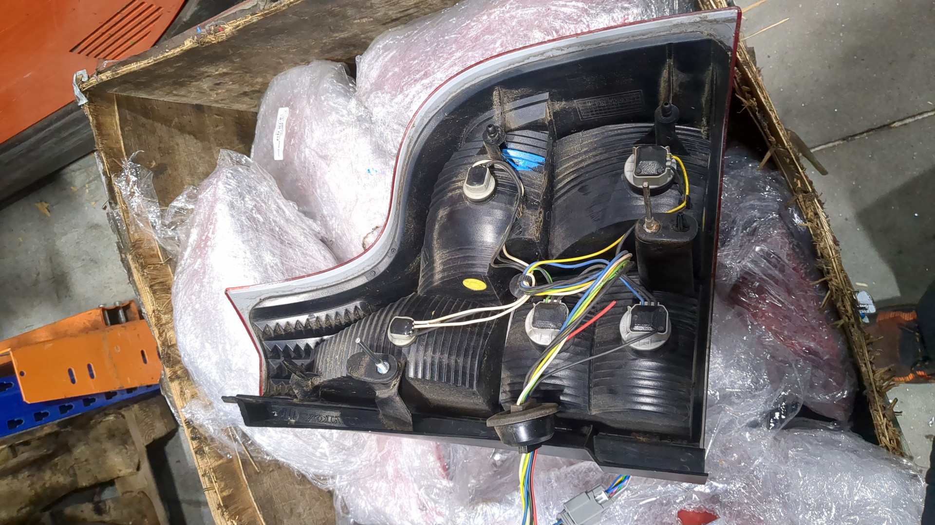 Фонарь задний левый