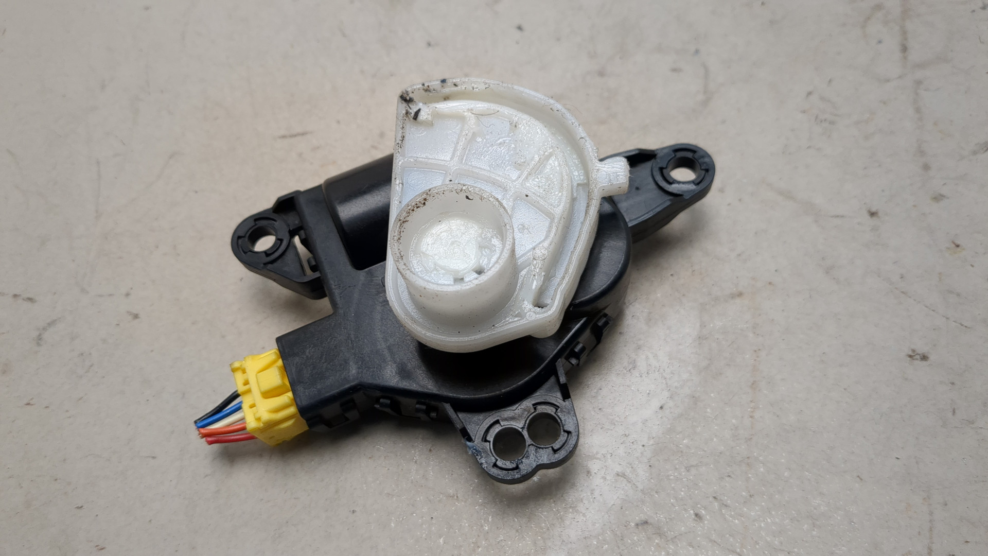 Моторчик заслонки печки