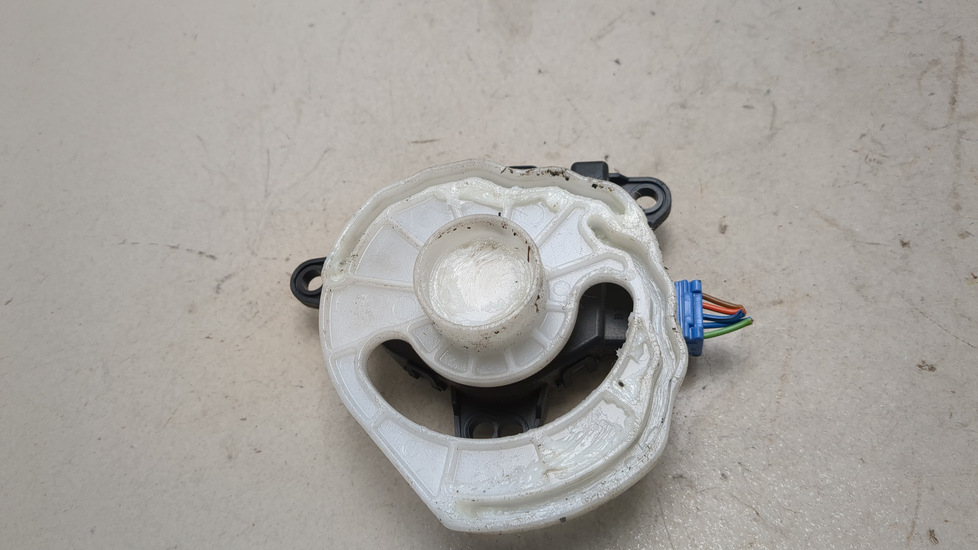 Моторчик заслонки печки