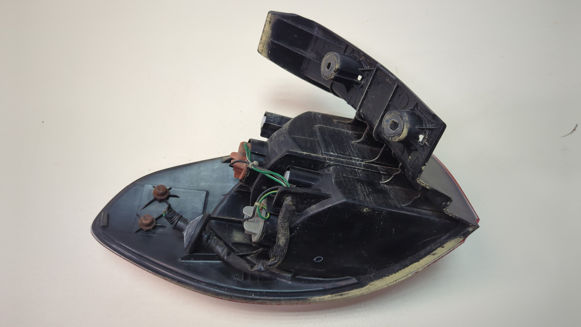 Фонарь задний правый