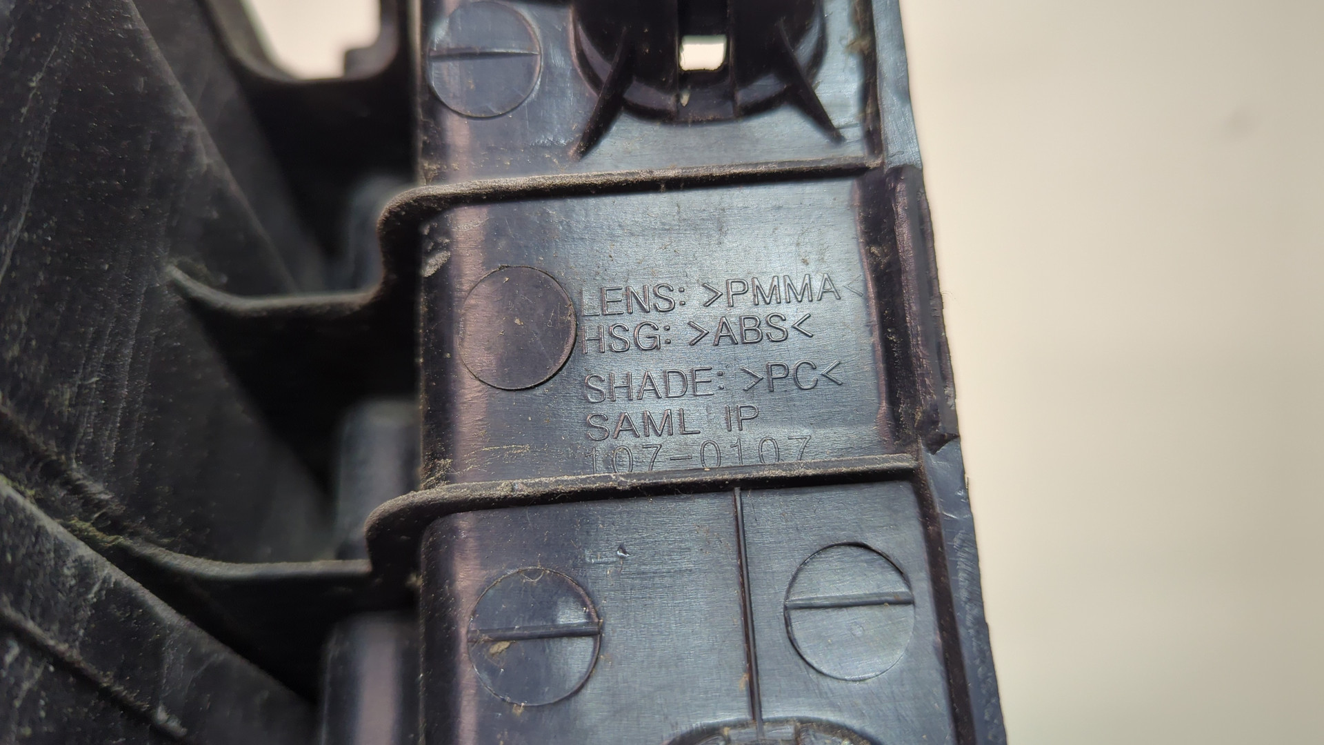 Фонарь задний правый