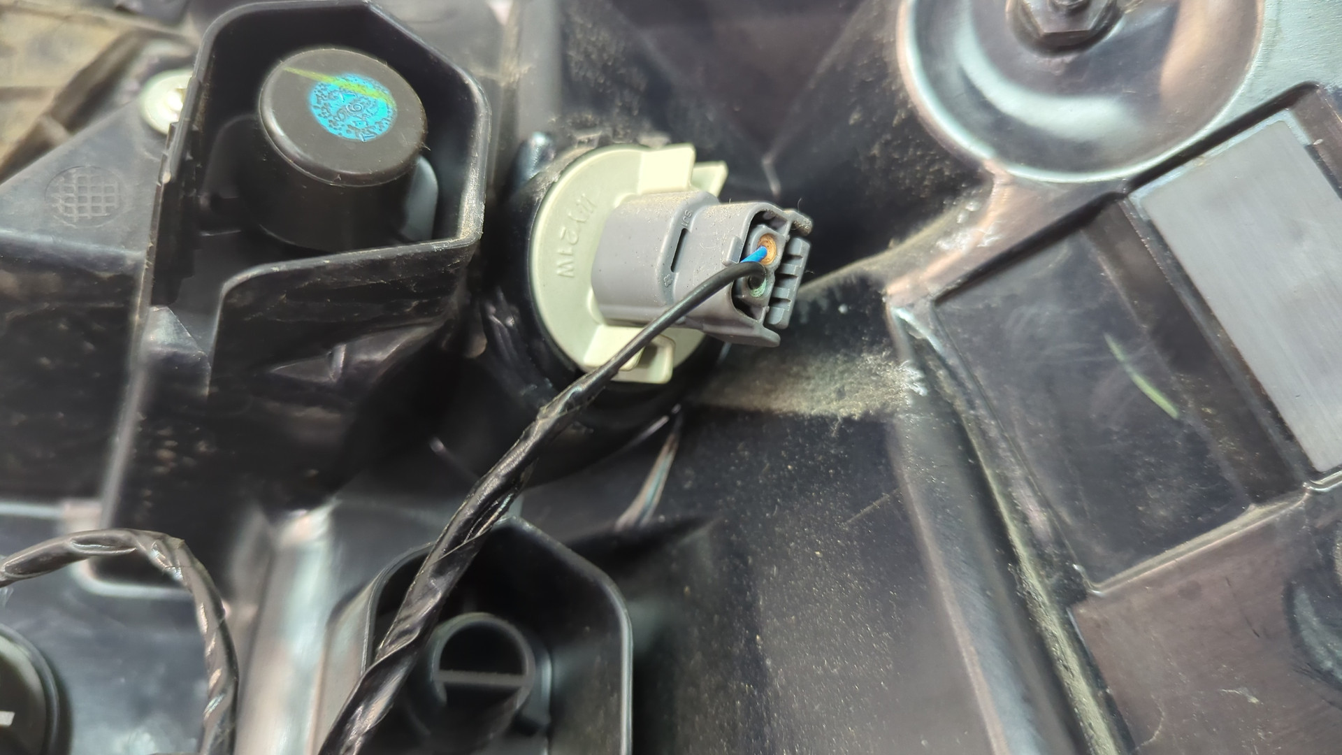 Фонарь задний левый