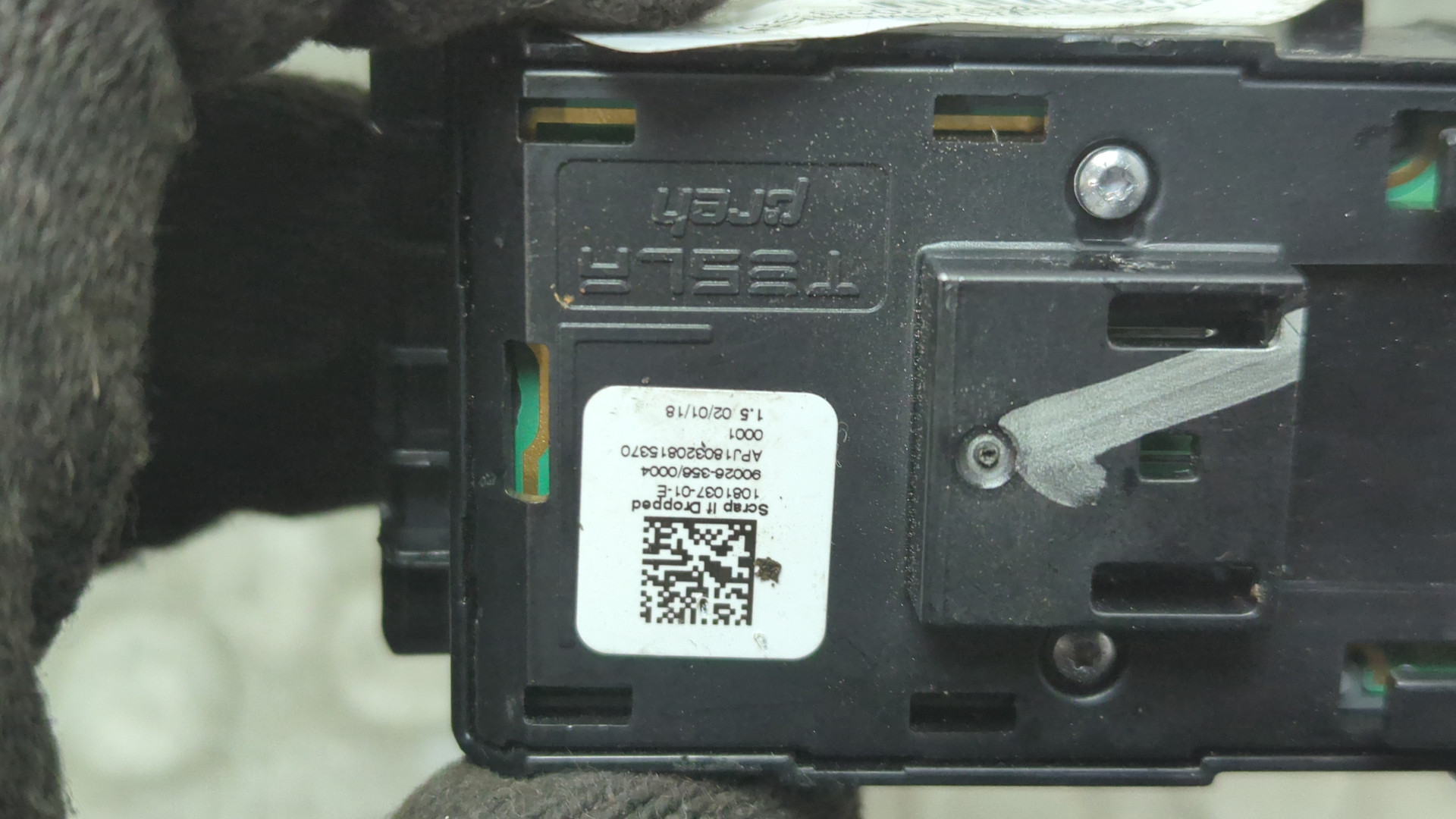 Кнопка стеклоподъемника