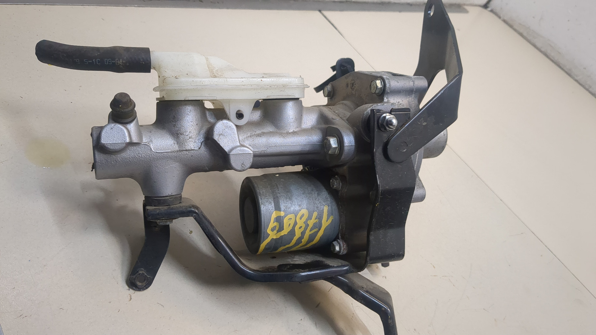 Цилиндр тормозной главный