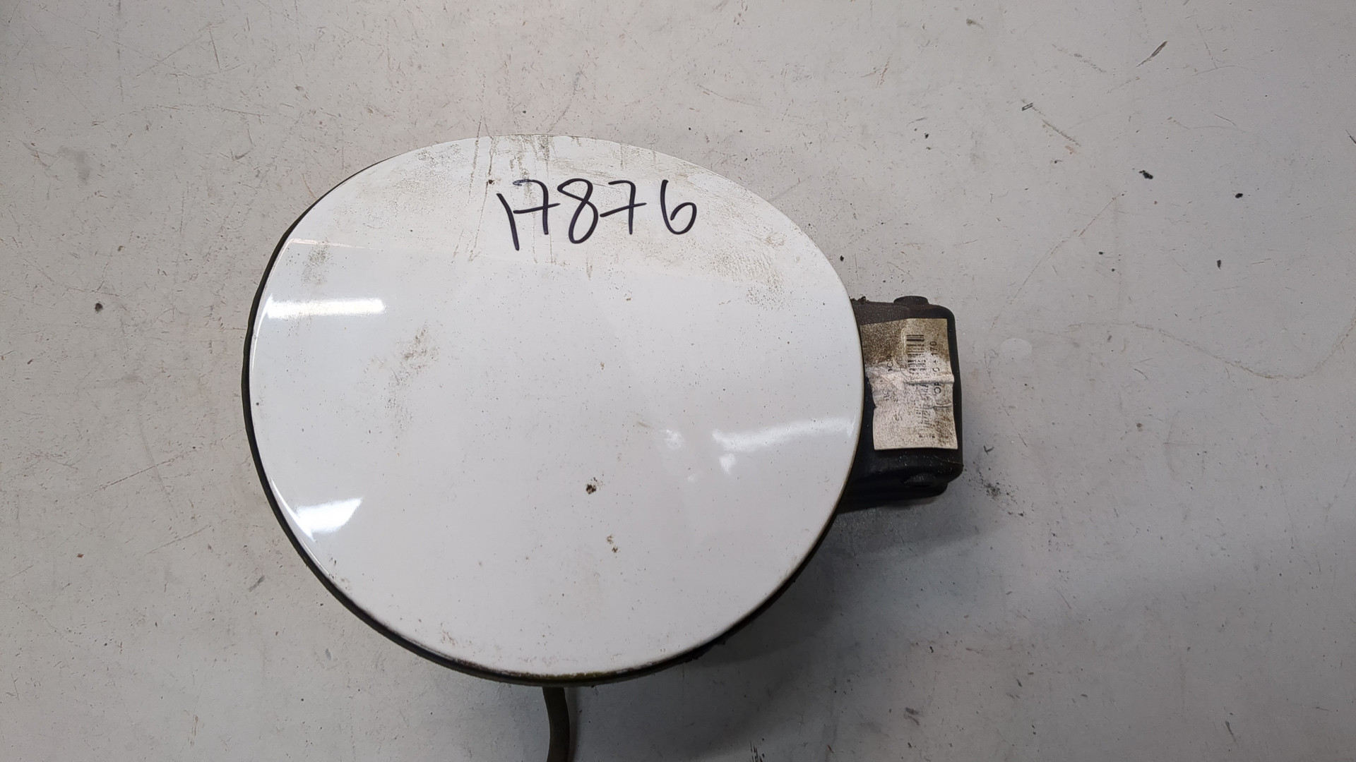 Лючок бензобака