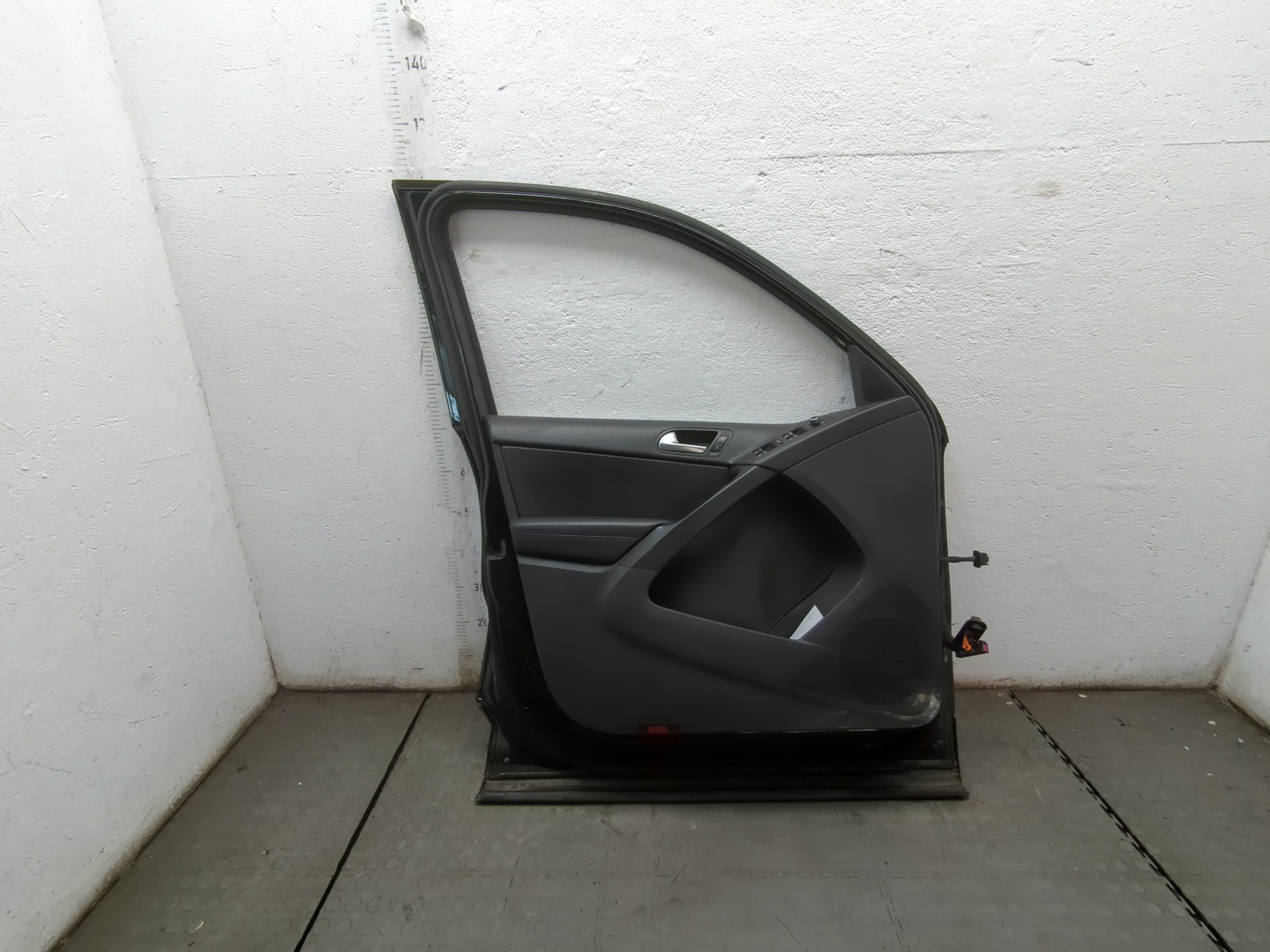 Дверь передняя левая
