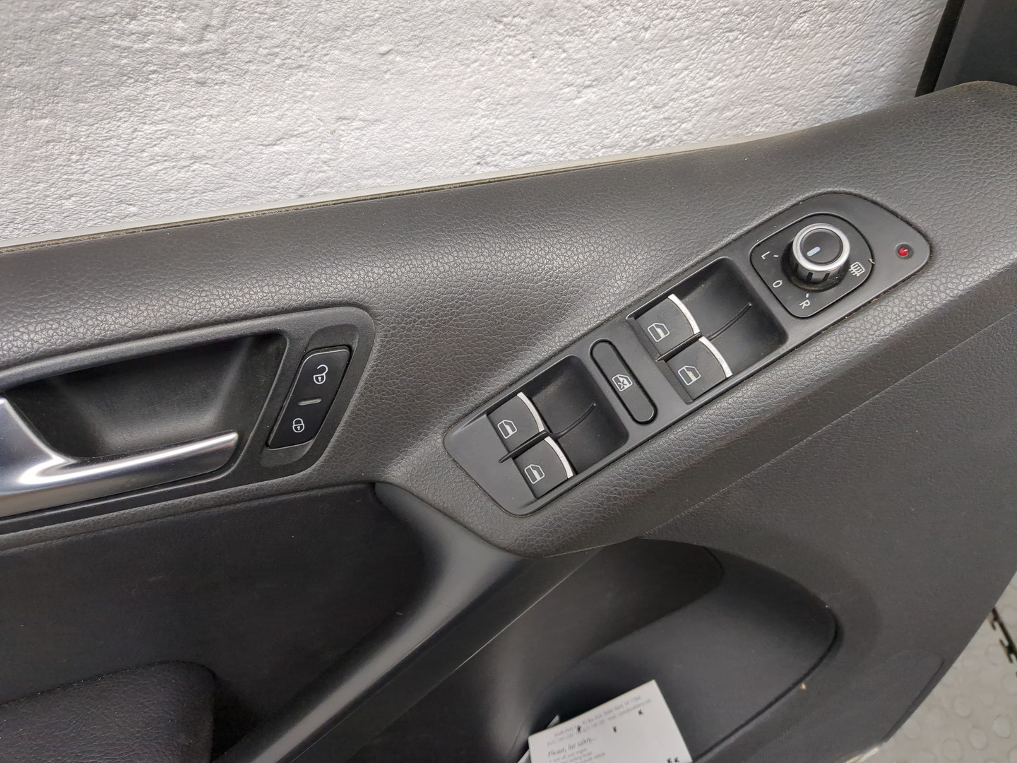 Дверь передняя левая