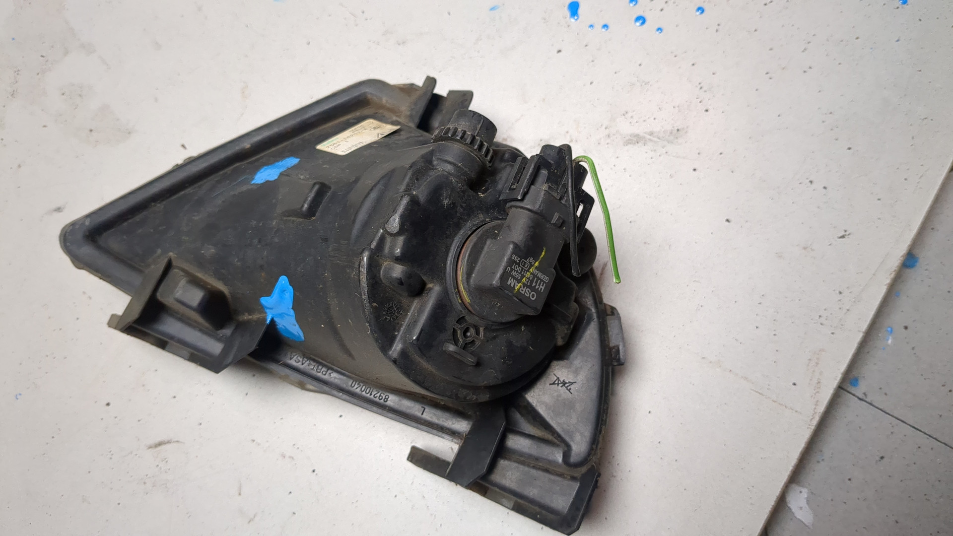 Фара противотуманная левая