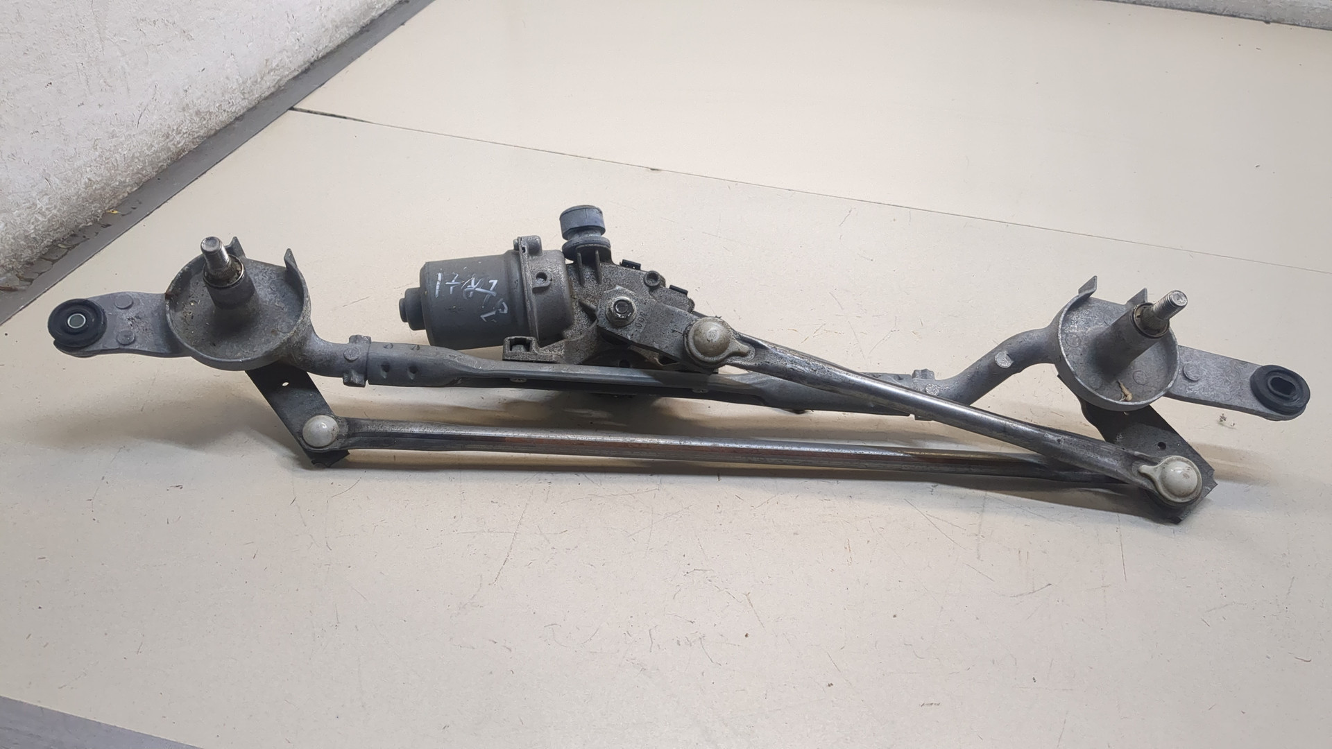 Трапеция стеклоочистителей