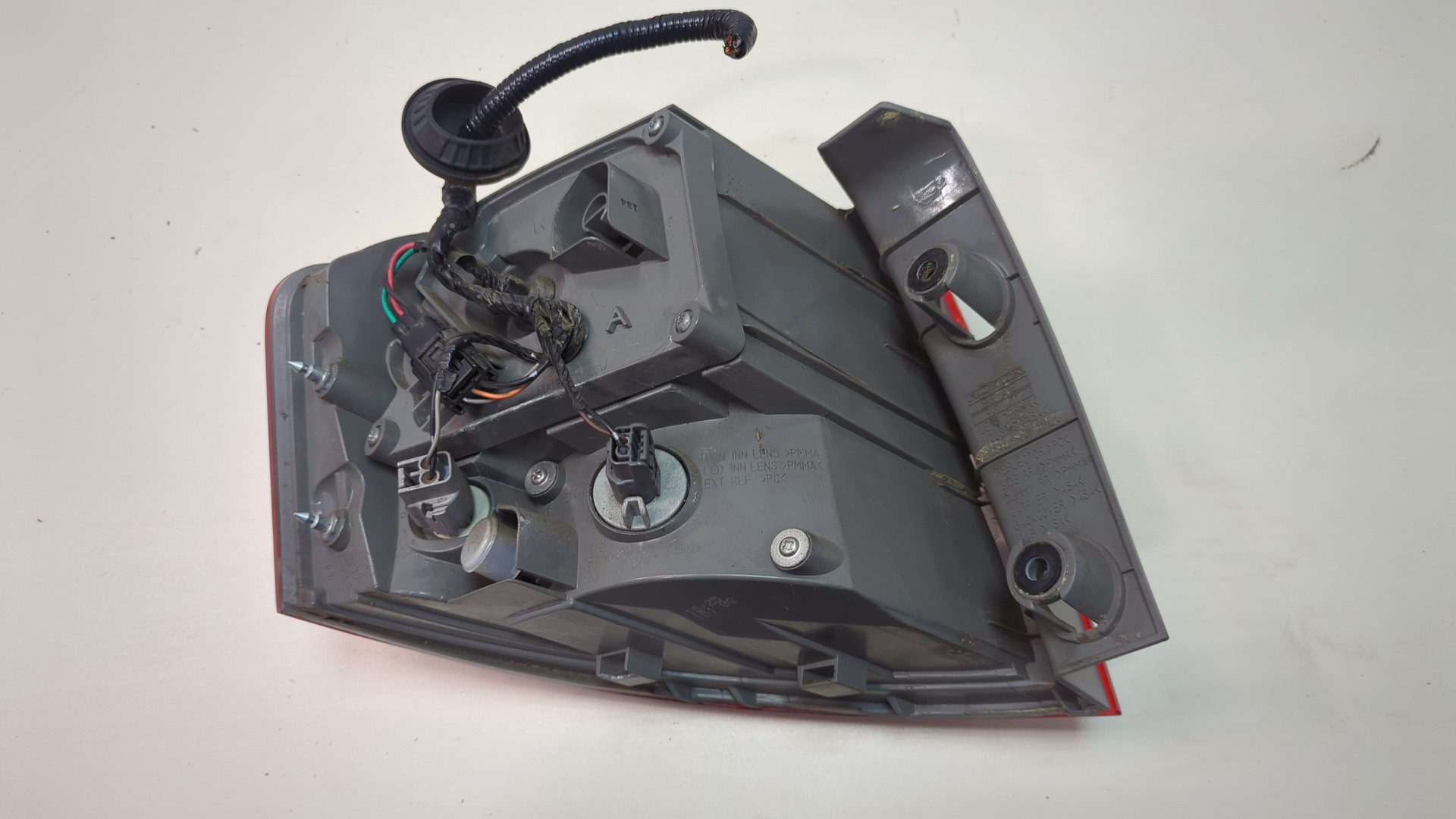 Фонарь задний правый