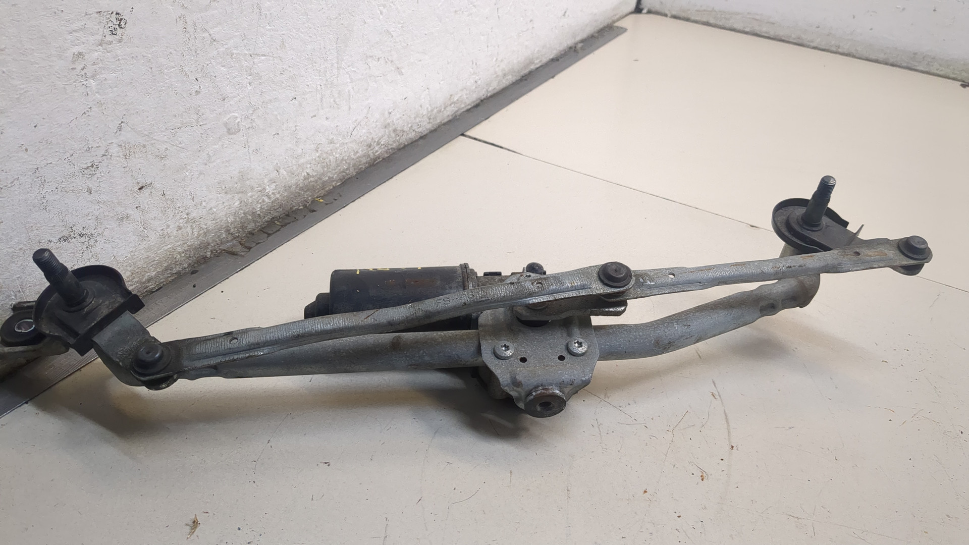 Трапеция стеклоочистителей