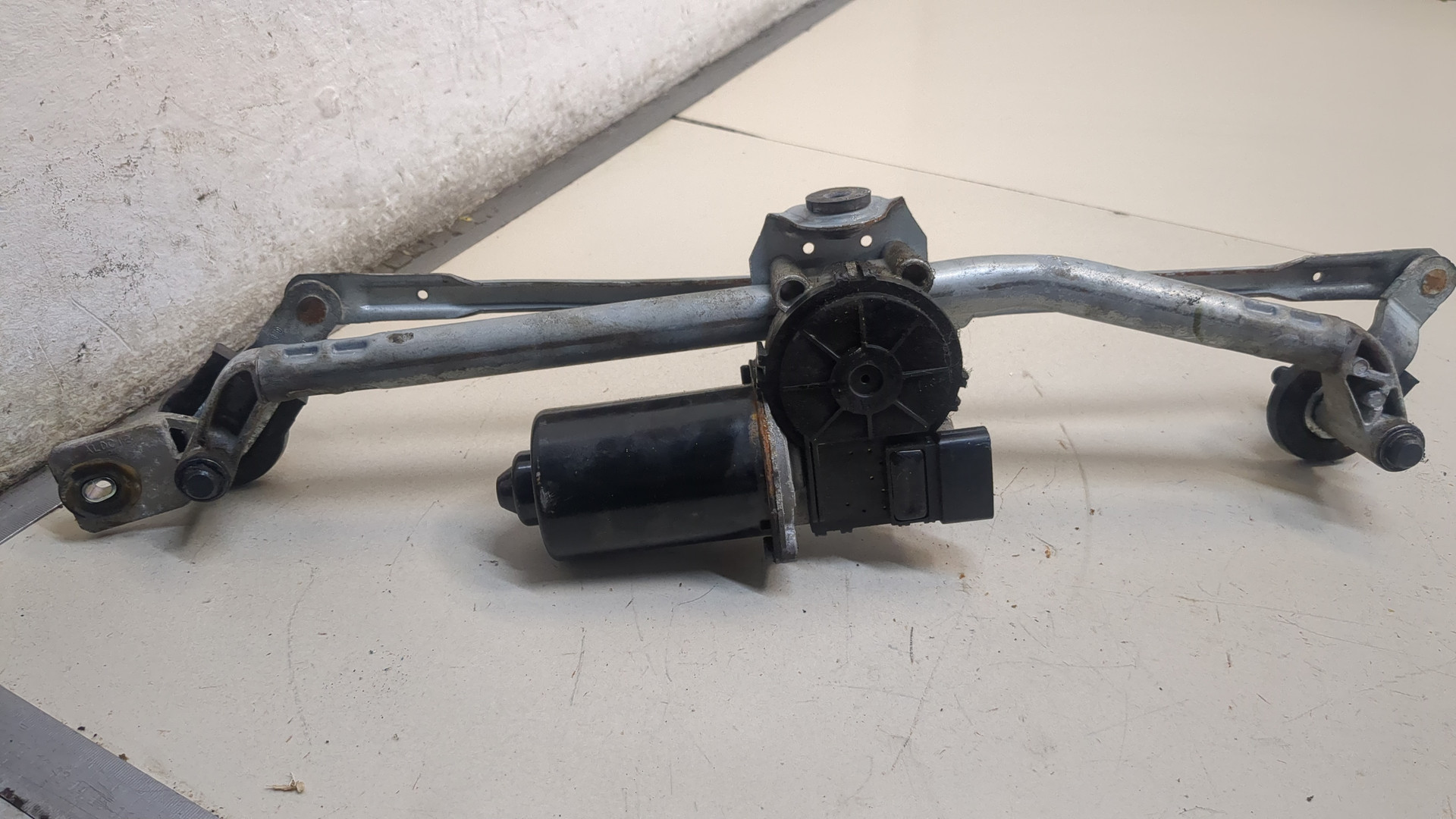 Трапеция стеклоочистителей