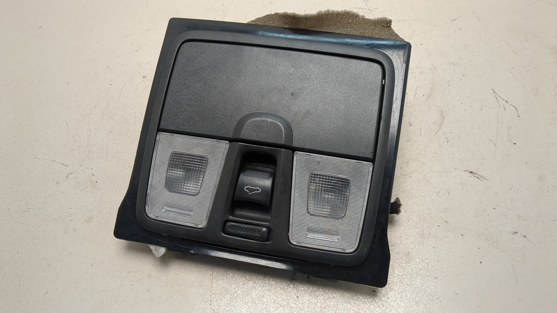 Плафон салонный