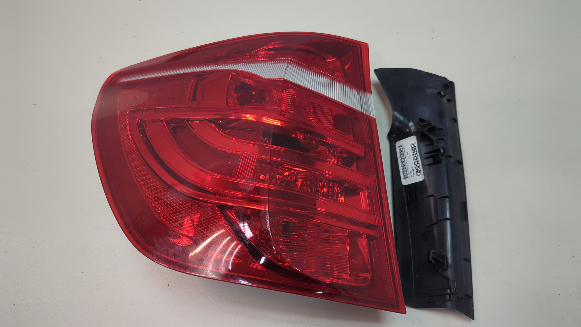 Фонарь задний левый