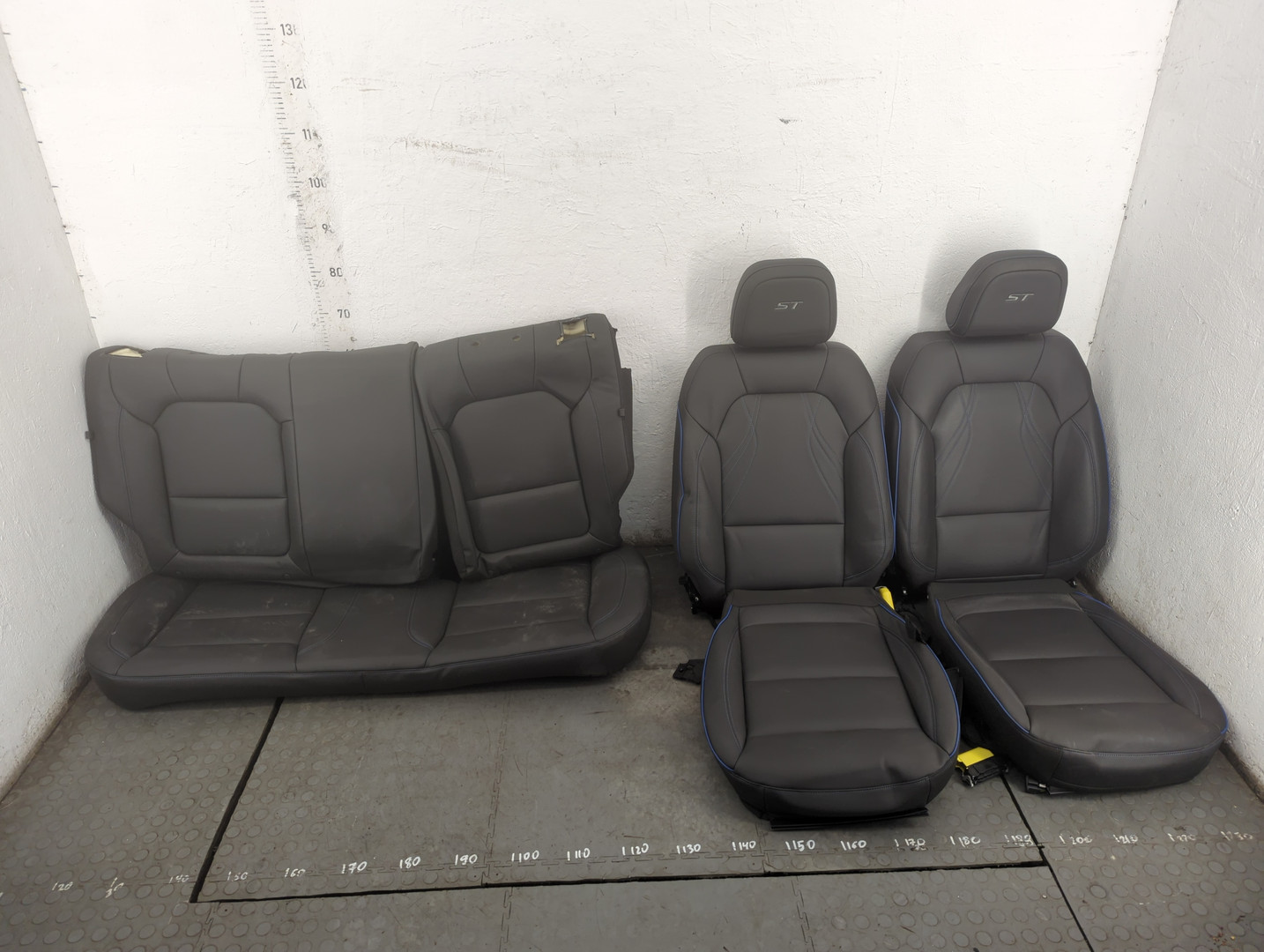 Сиденья комплект