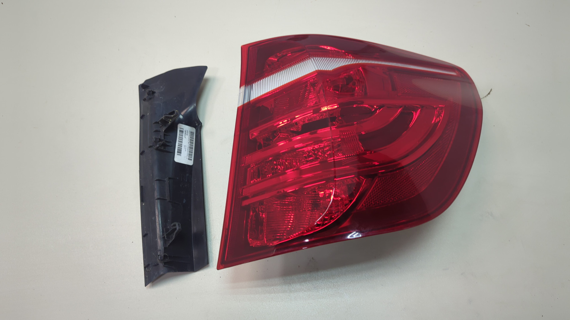 Фонарь задний правый