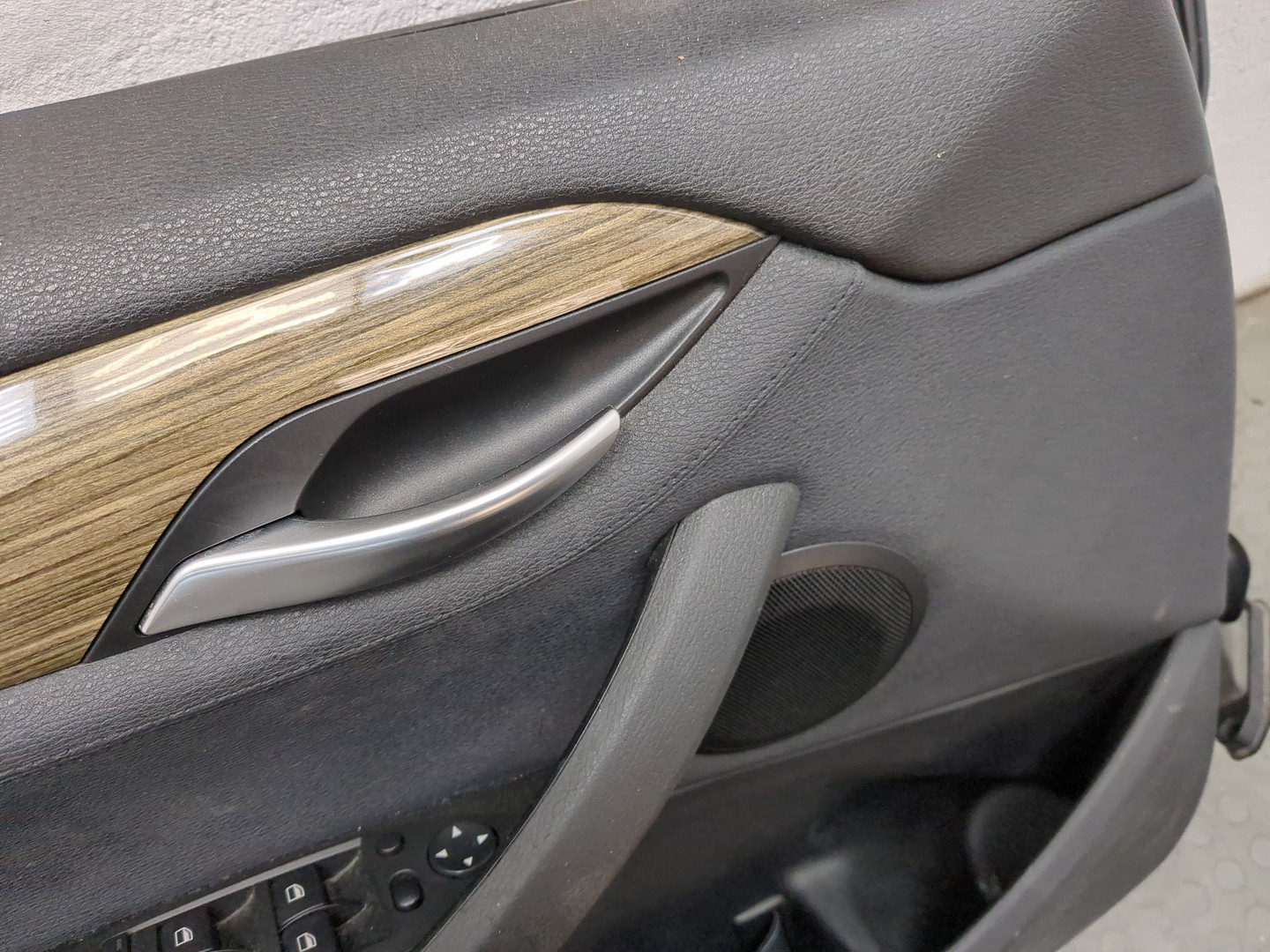 Дверь передняя левая