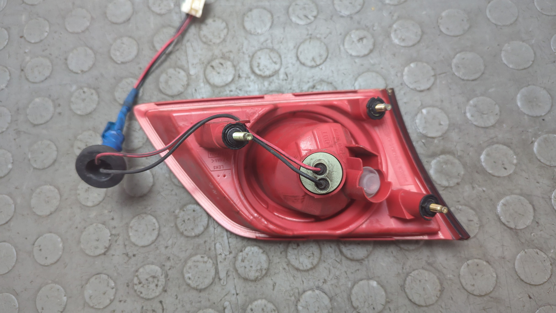 Фонарь задний внутренний правый