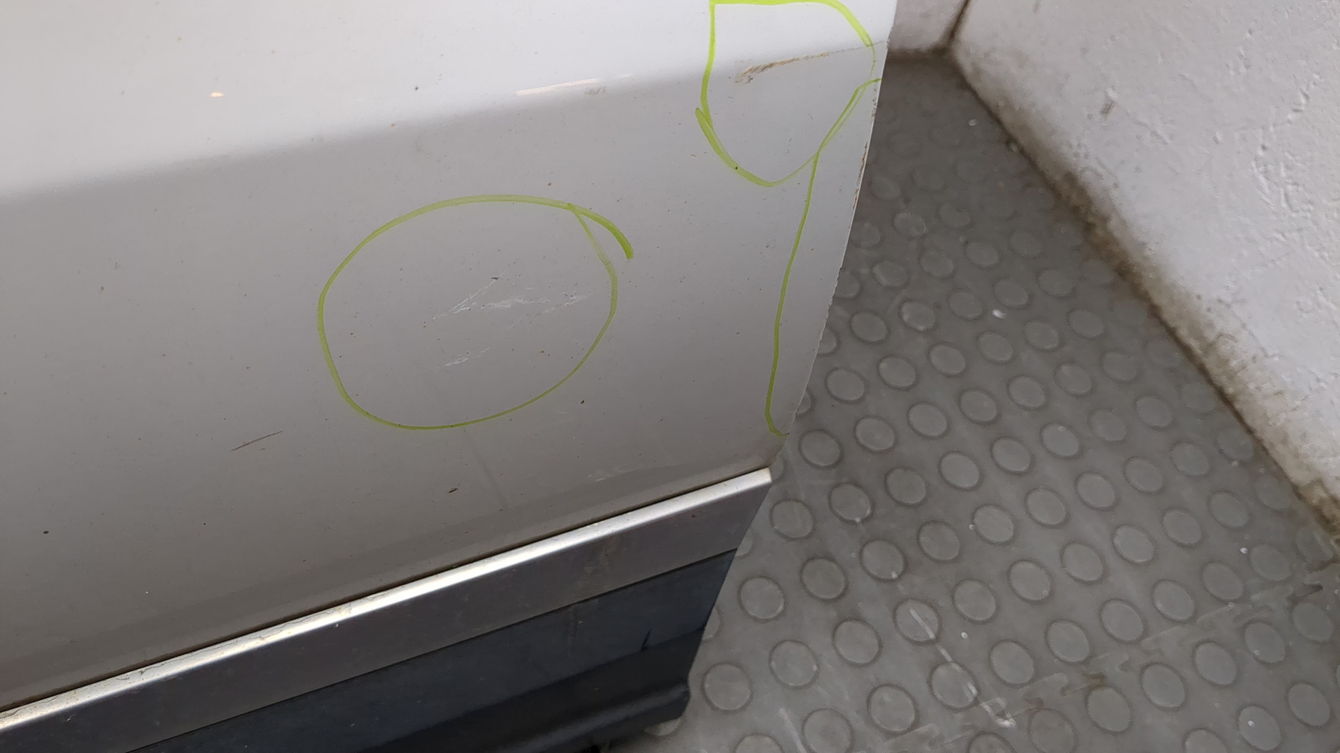 Дверь передняя левая