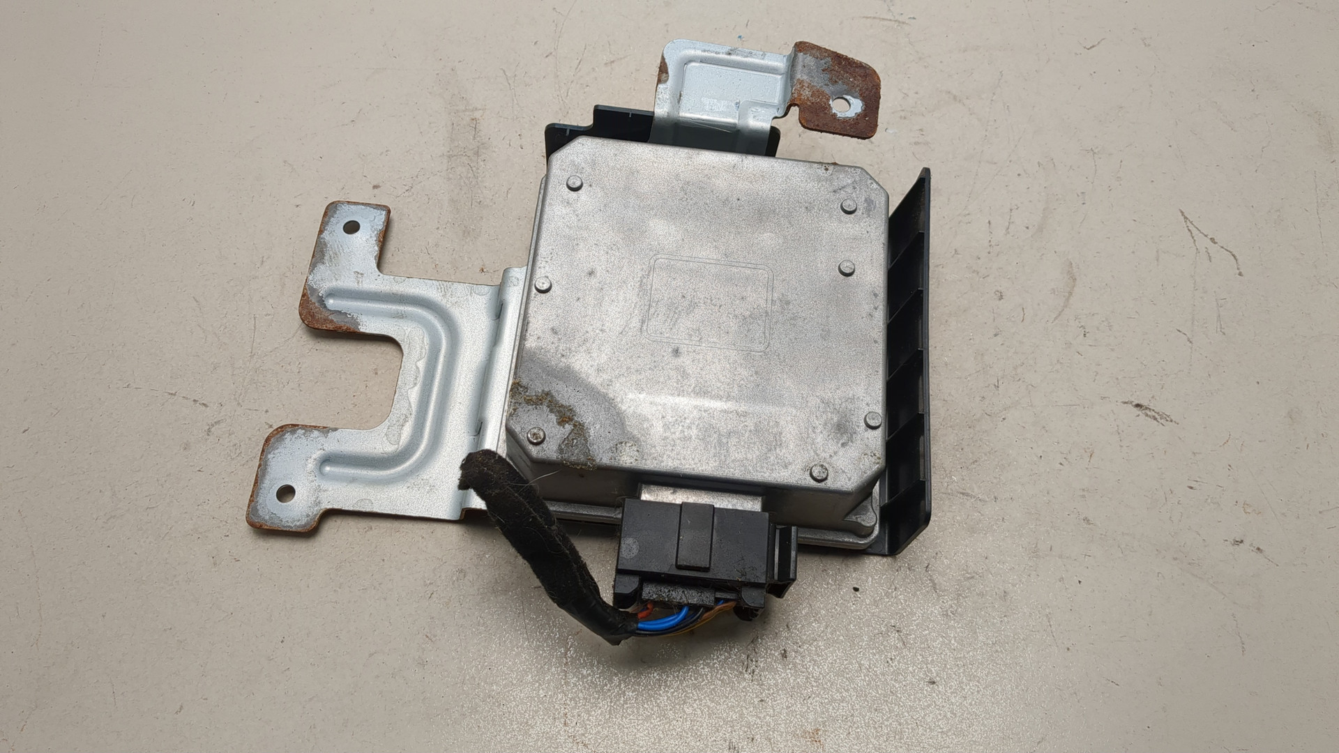 Преобразователь напряжения (адаптер)