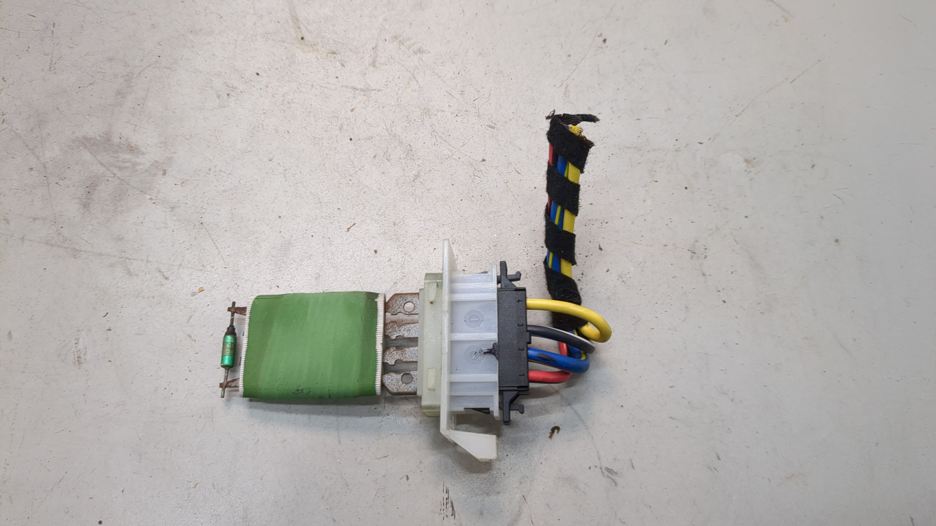 Резистор отопителя