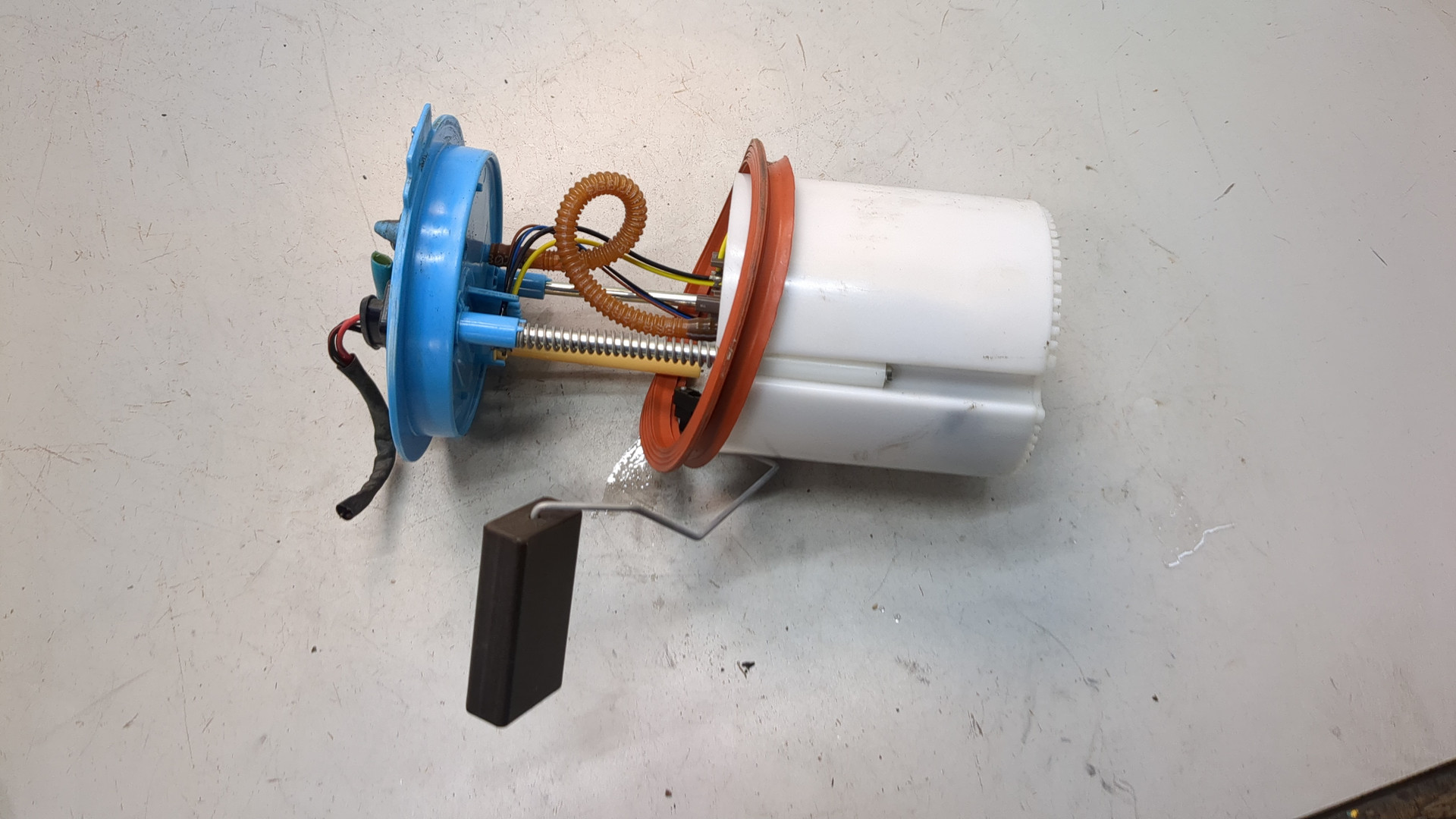 Насос топливный электрический