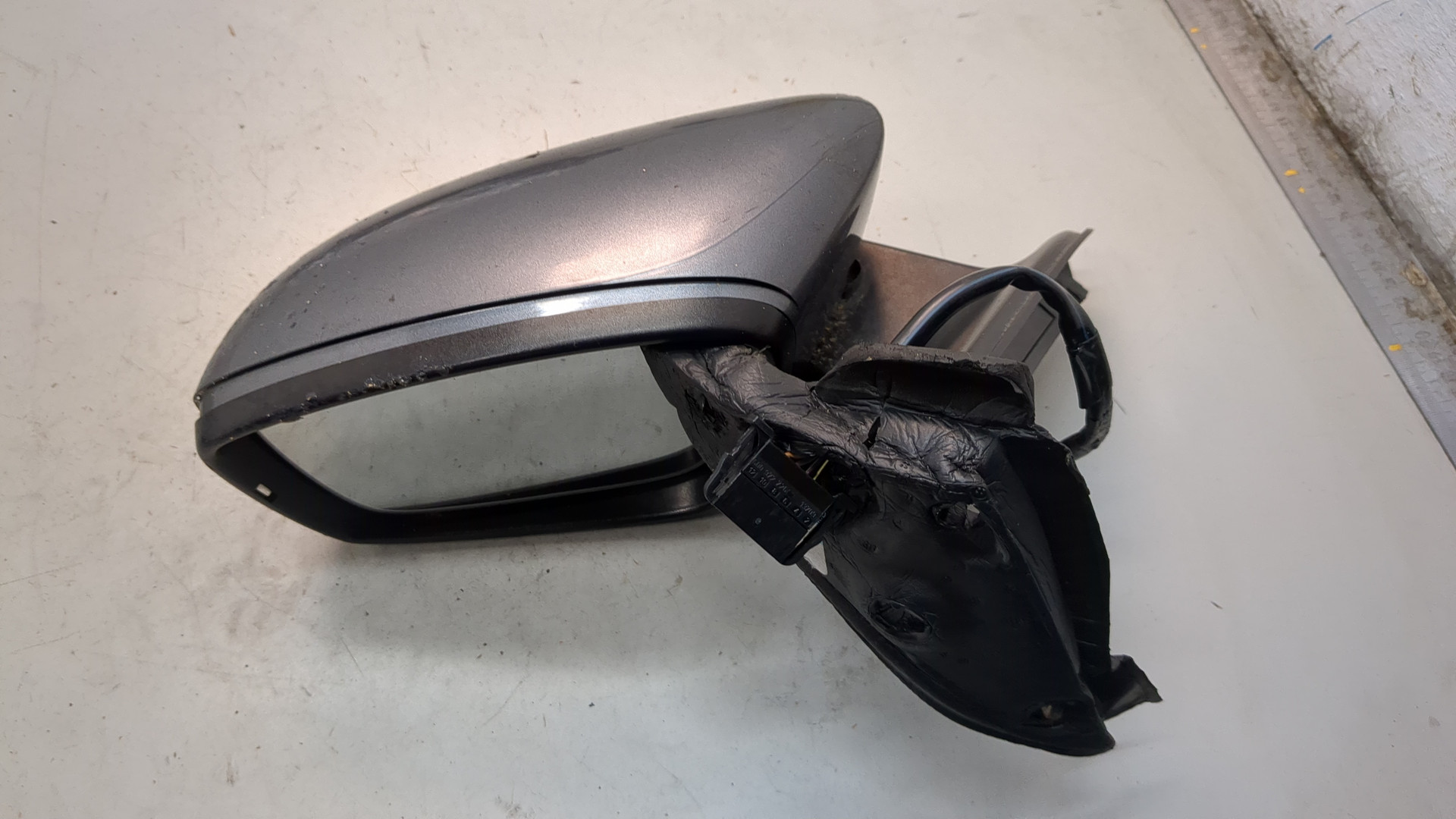 Зеркало левое электрическое