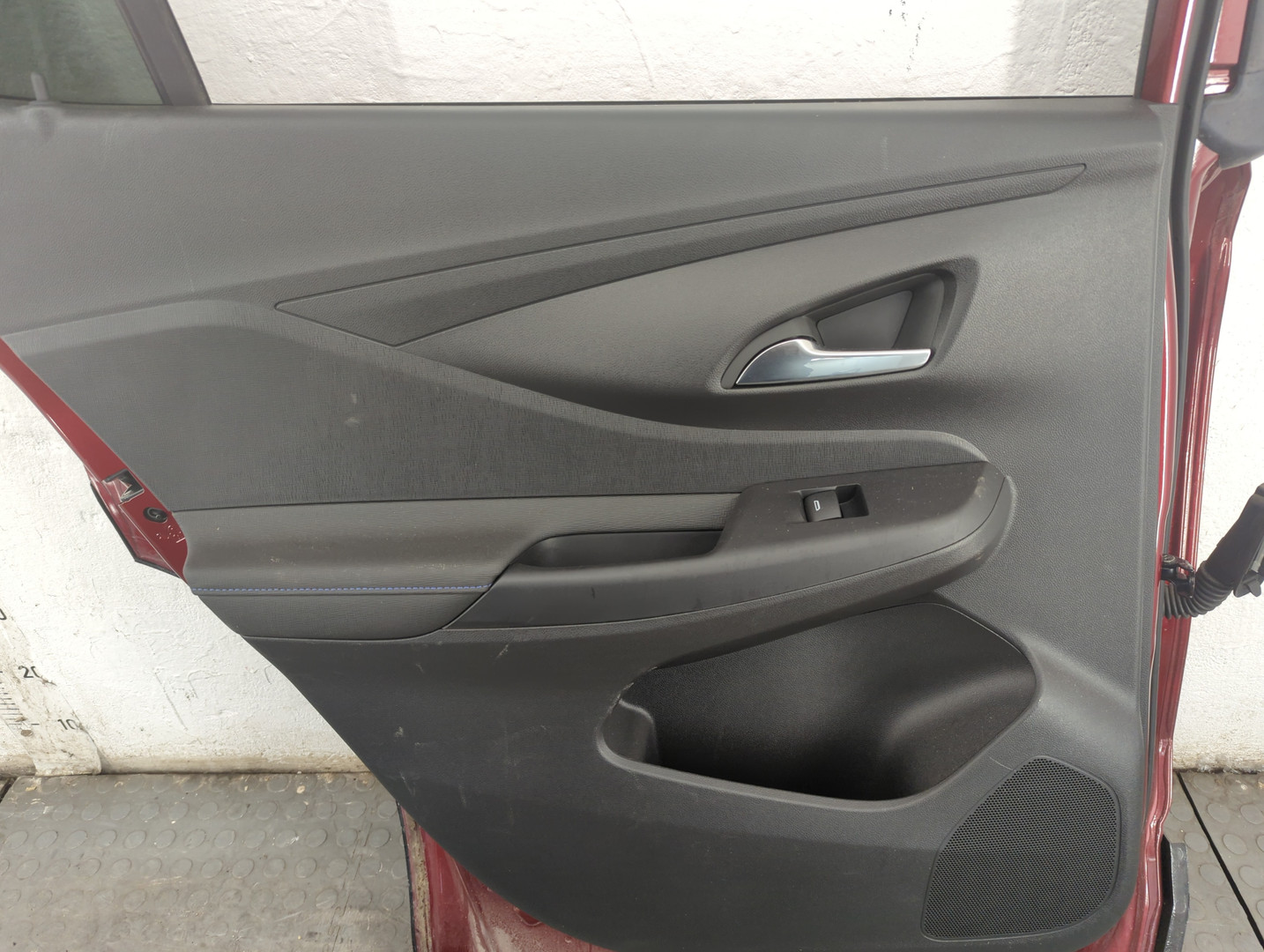 Дверь задняя левая