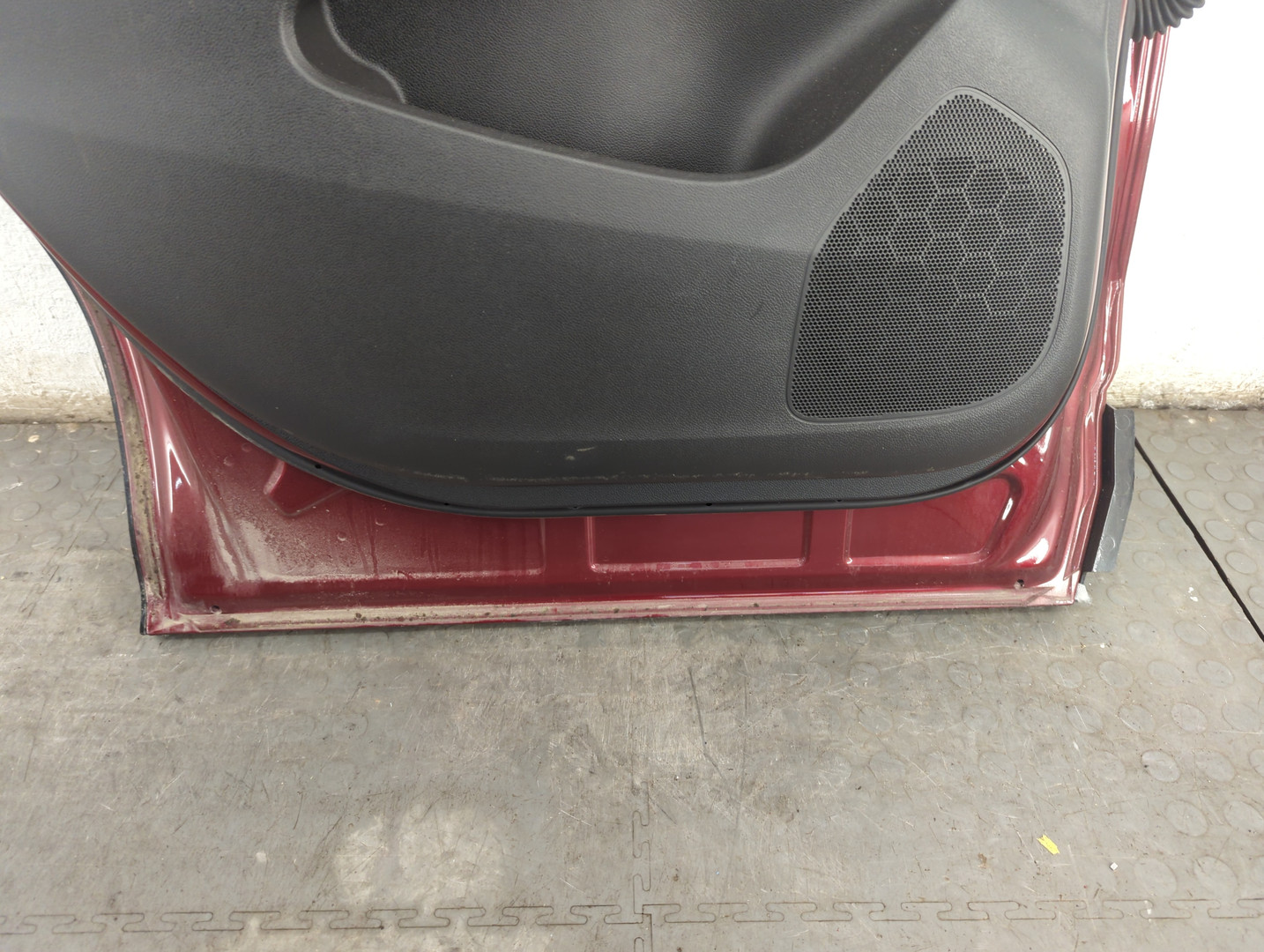 Дверь задняя левая