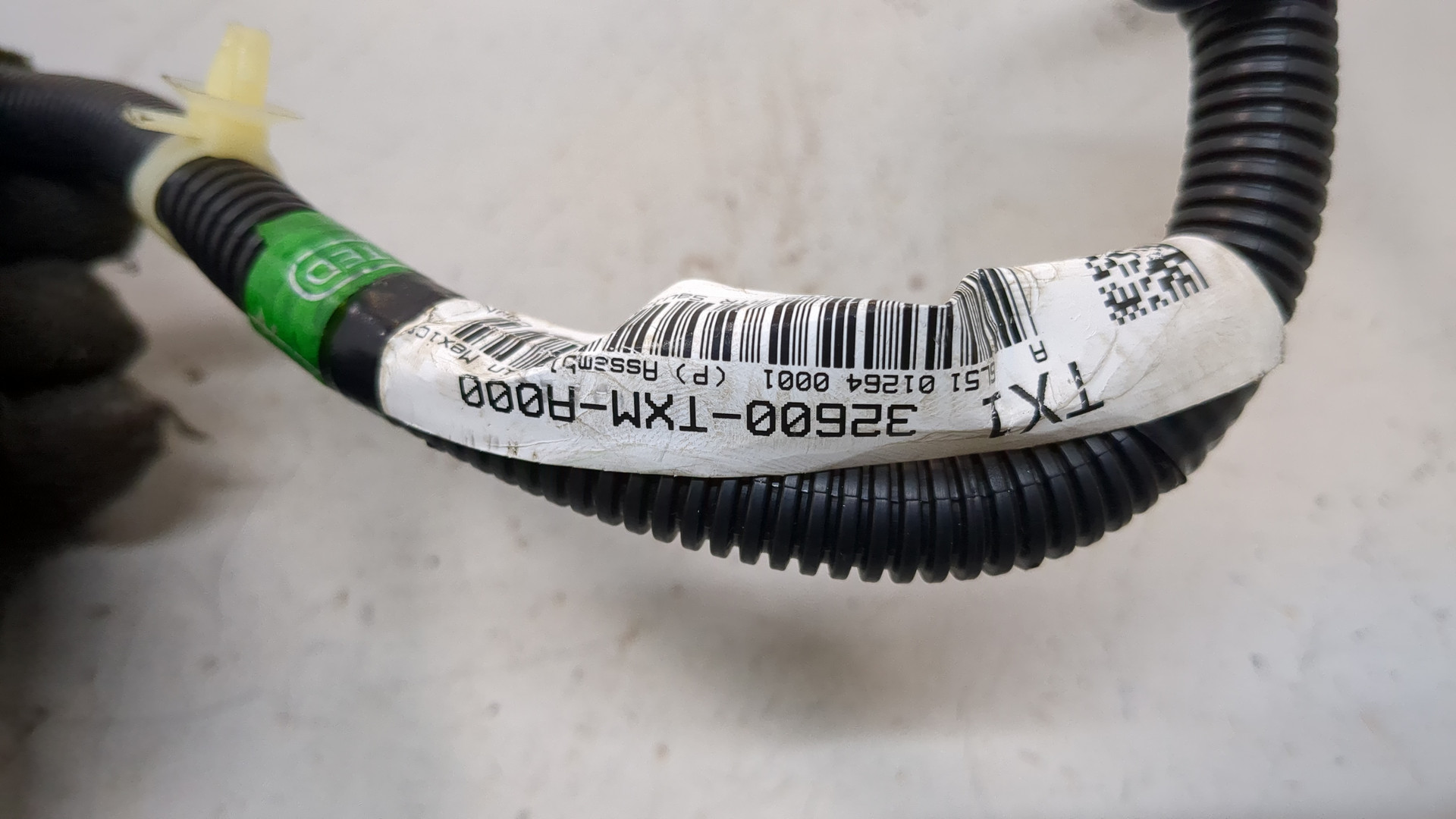 Клемма аккумулятора -