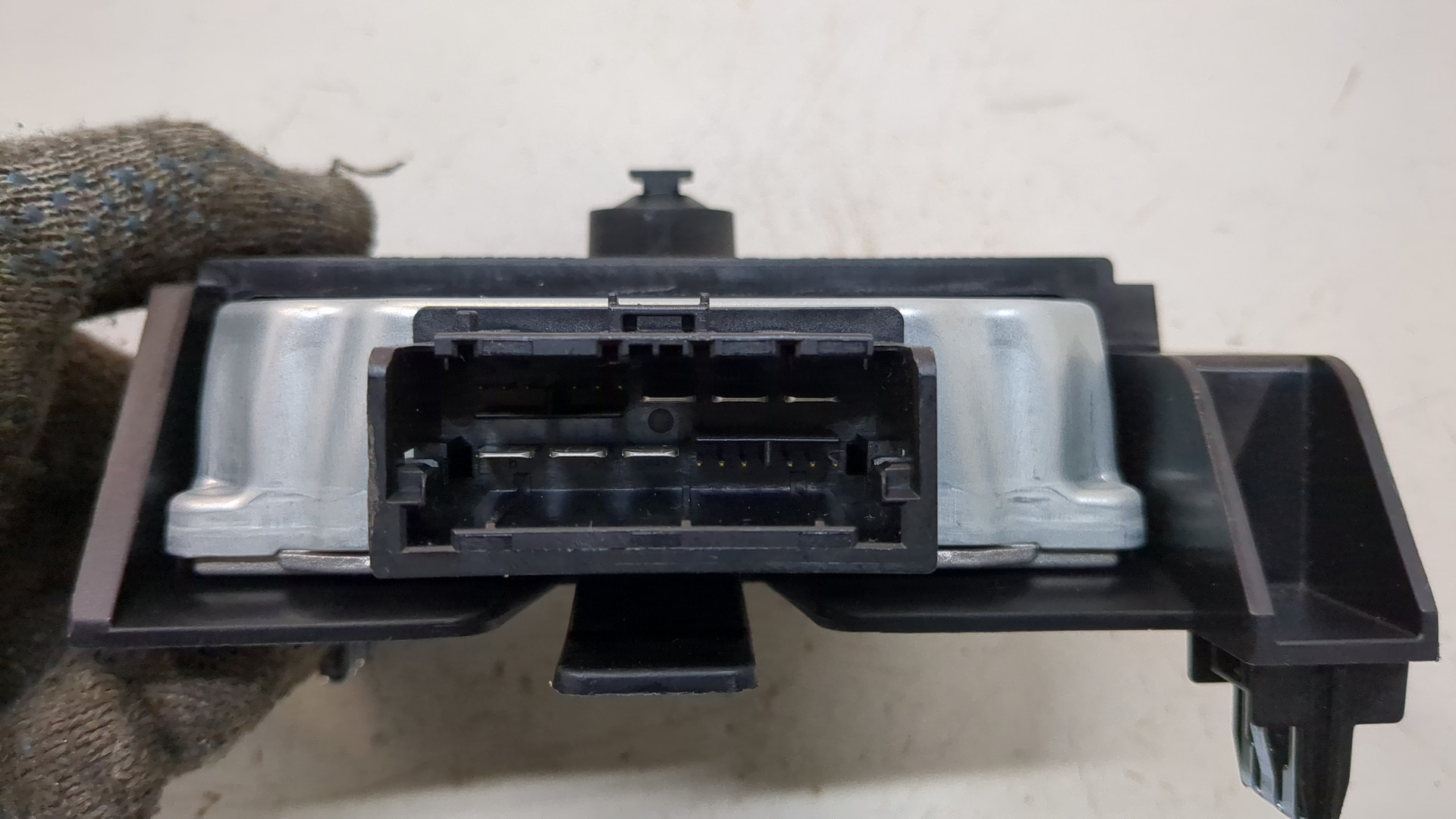 Преобразователь напряжения (адаптер)