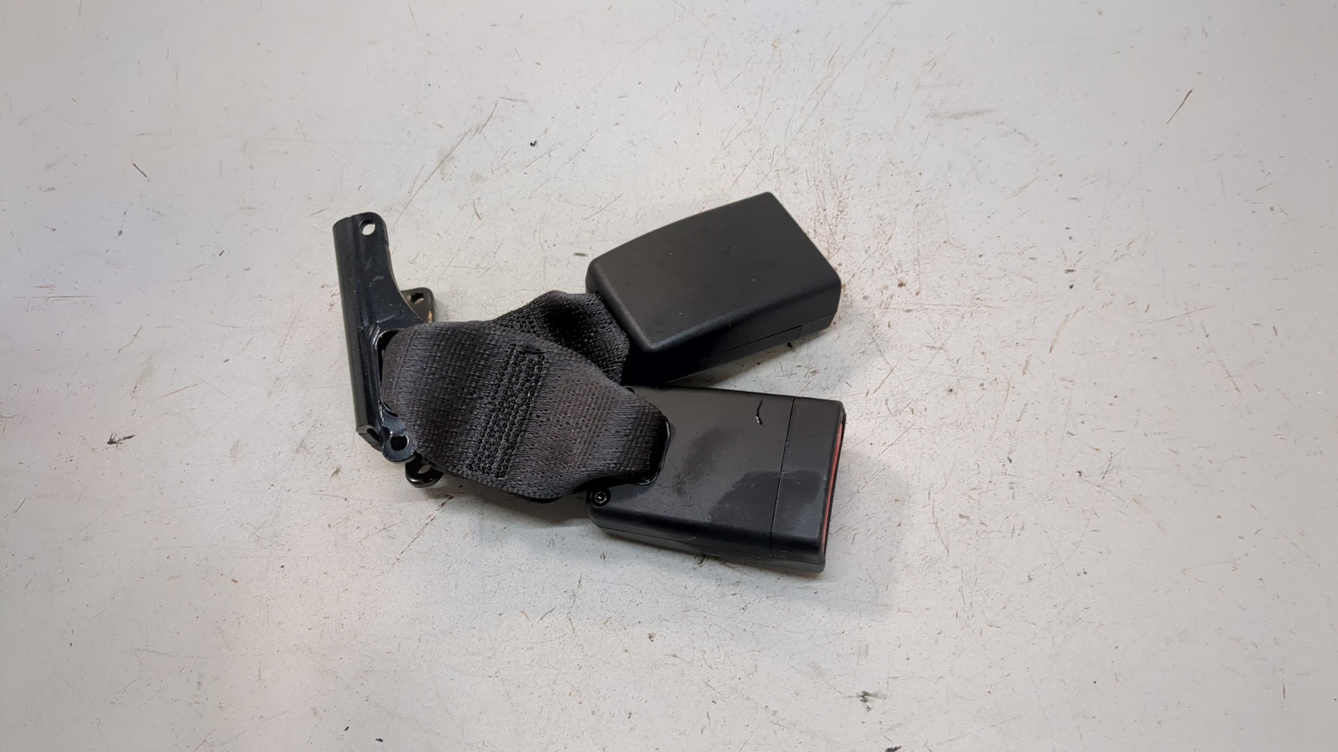 Ответная часть ремня безопасности