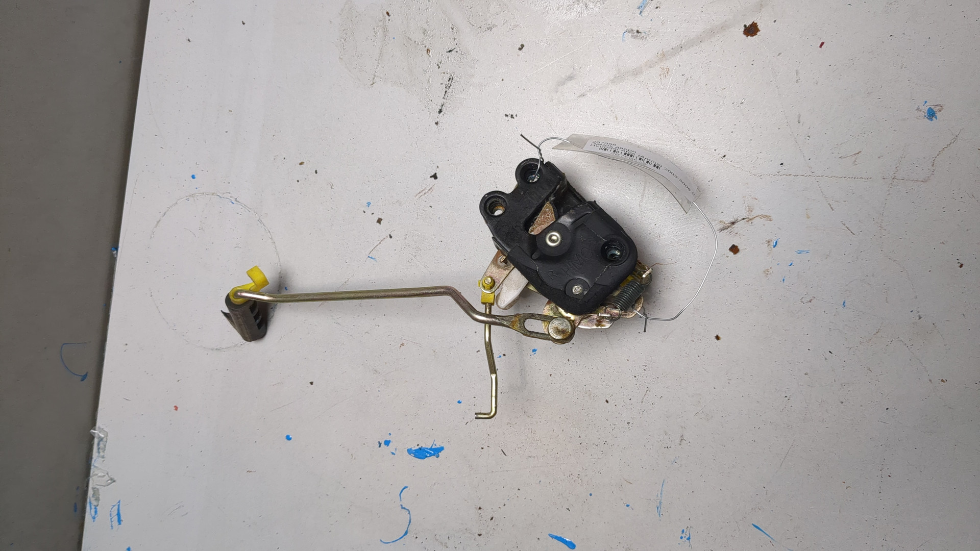 Замок двери передней правой