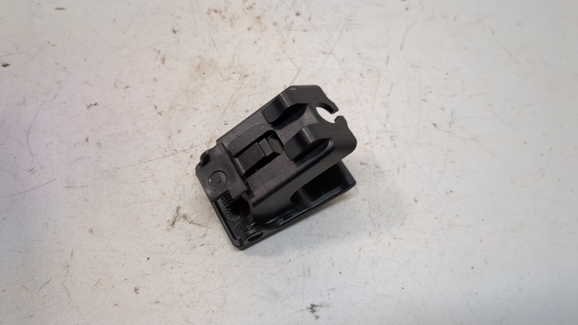 Ручка открывания капота