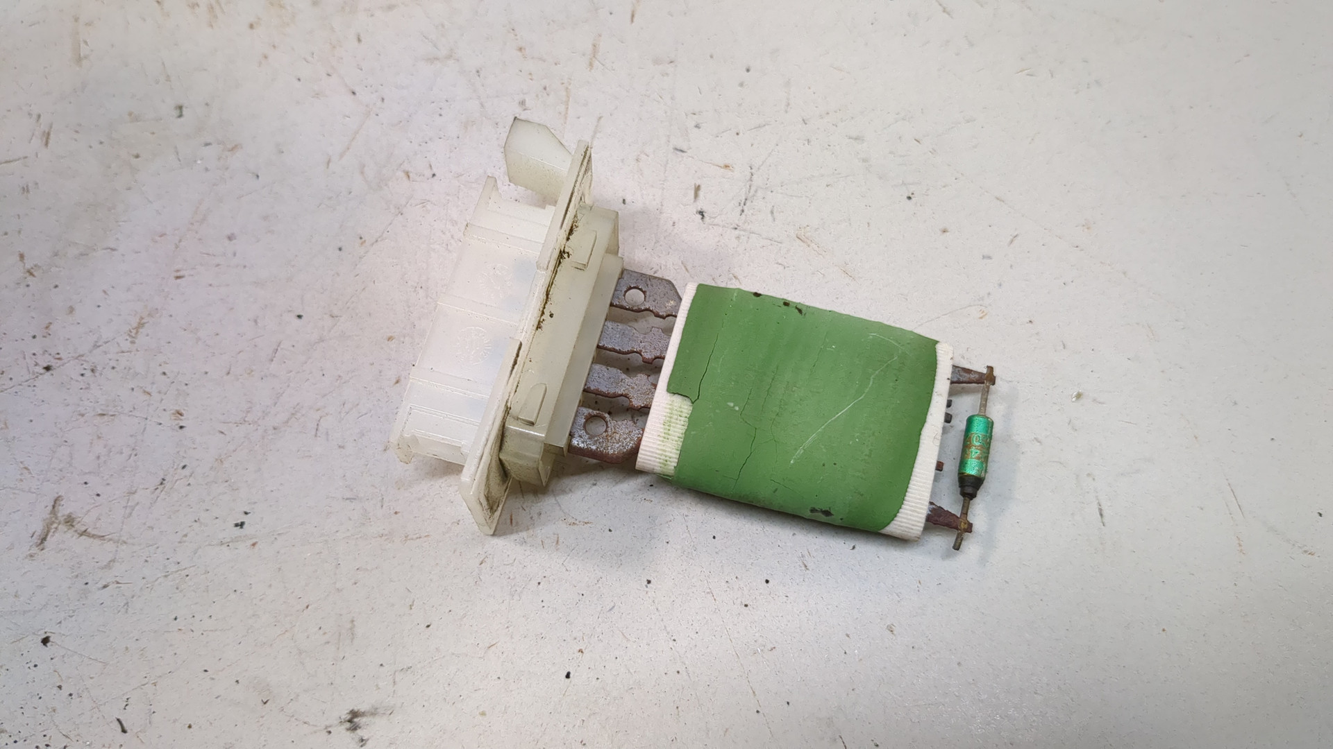 Резистор отопителя