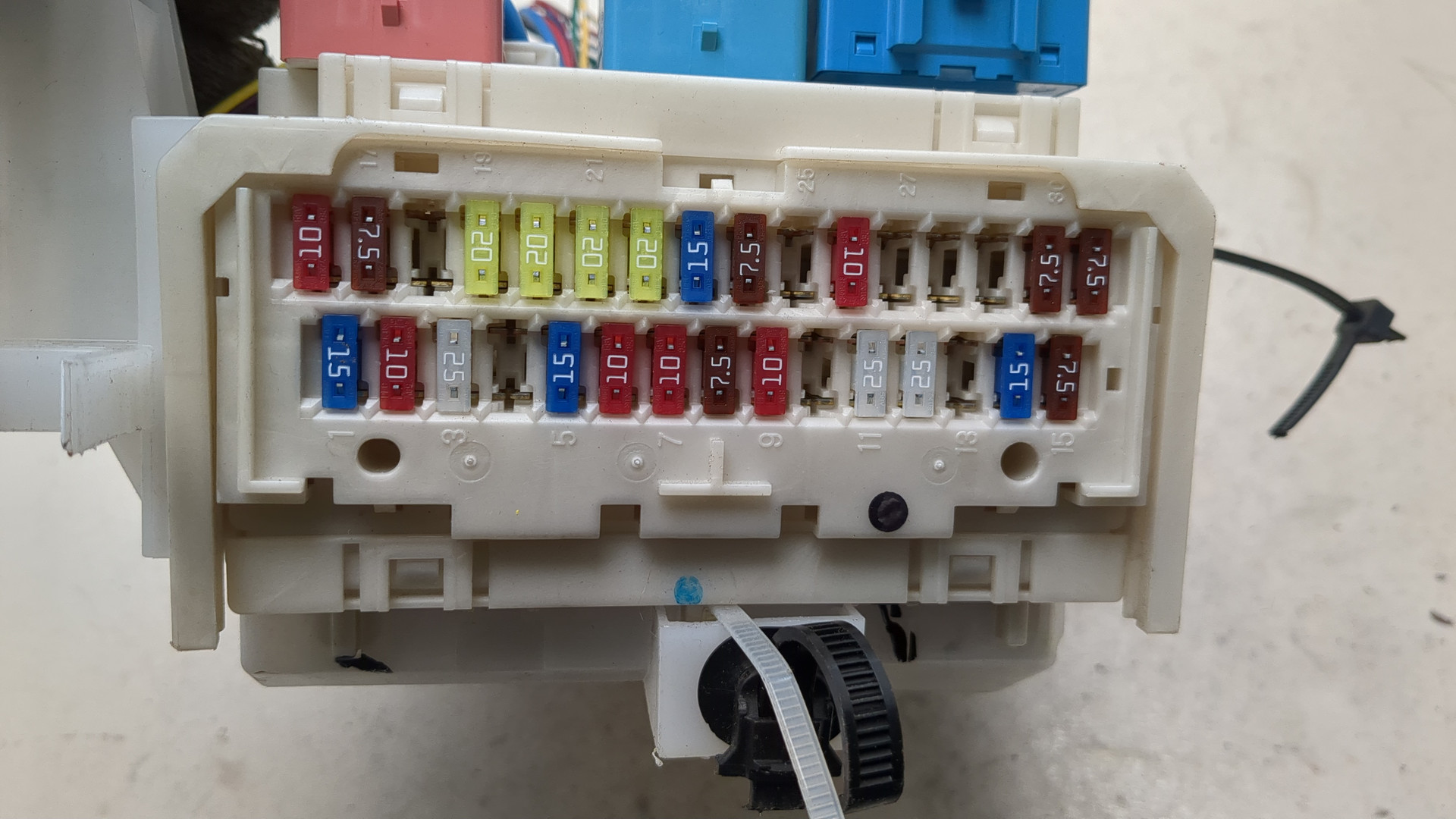 Блок предохранителей