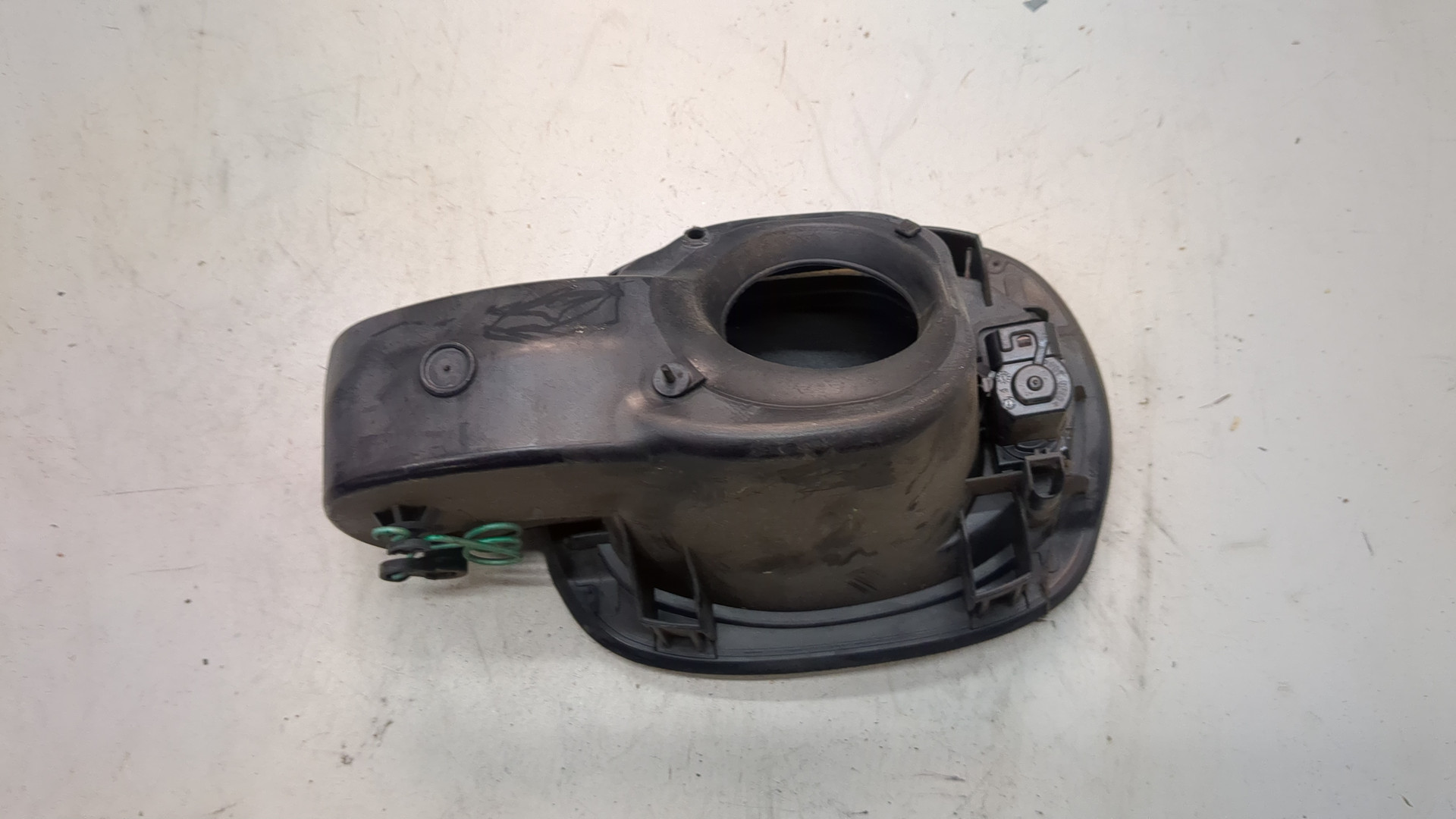 Лючок бензобака