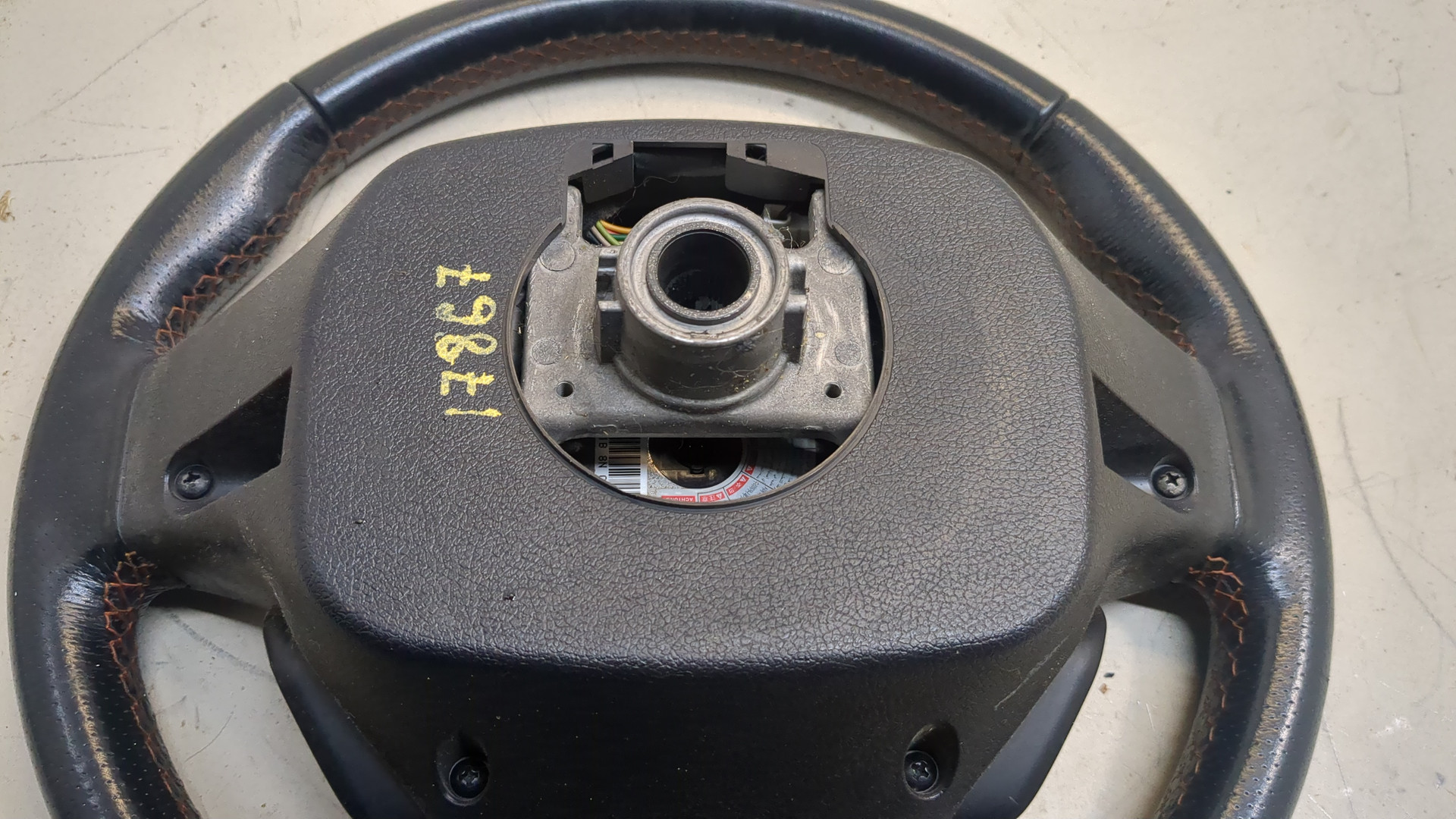 Рулевое колесо (руль)