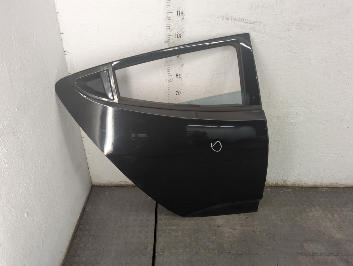 Дверь задняя правая