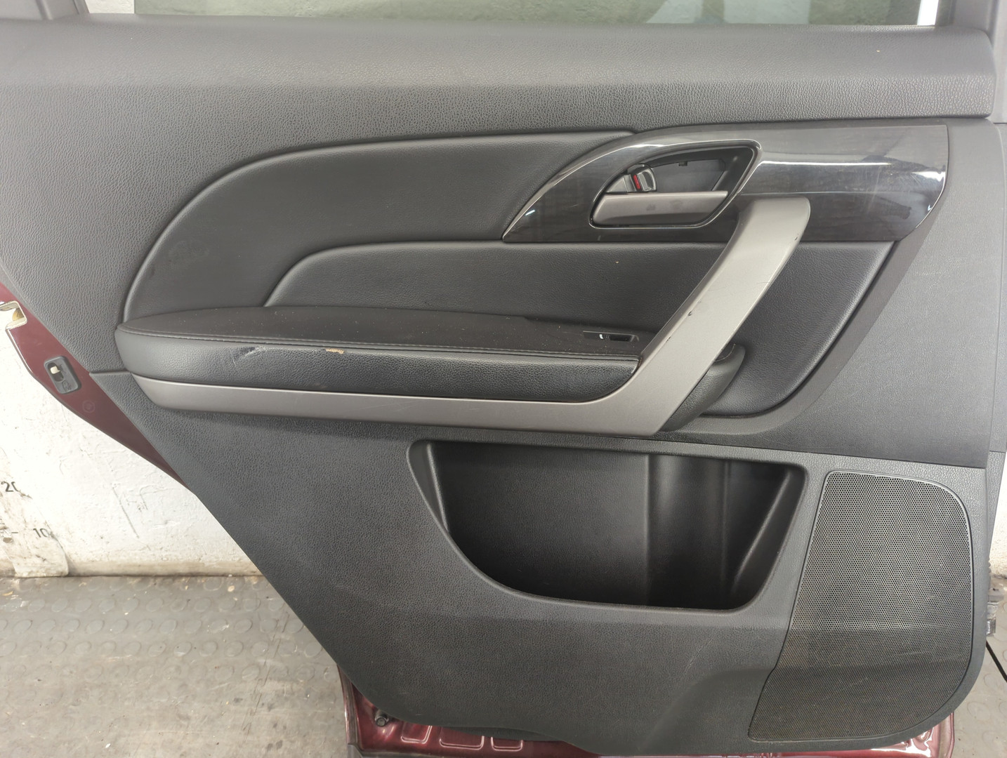 Дверь задняя левая