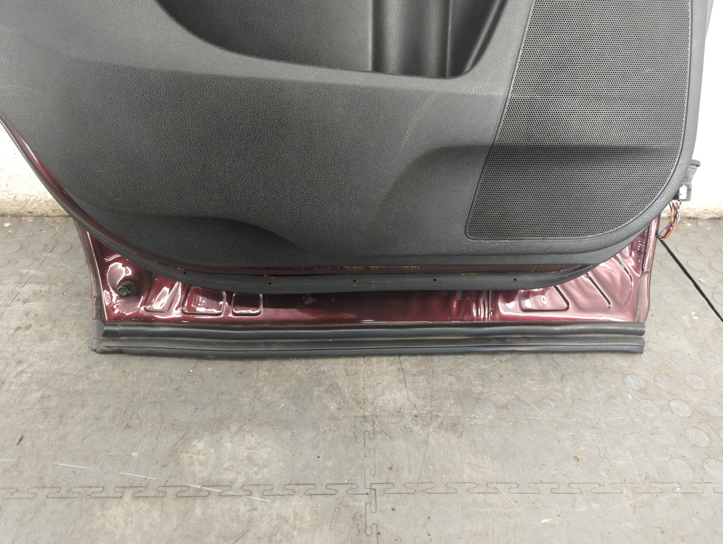 Дверь задняя левая