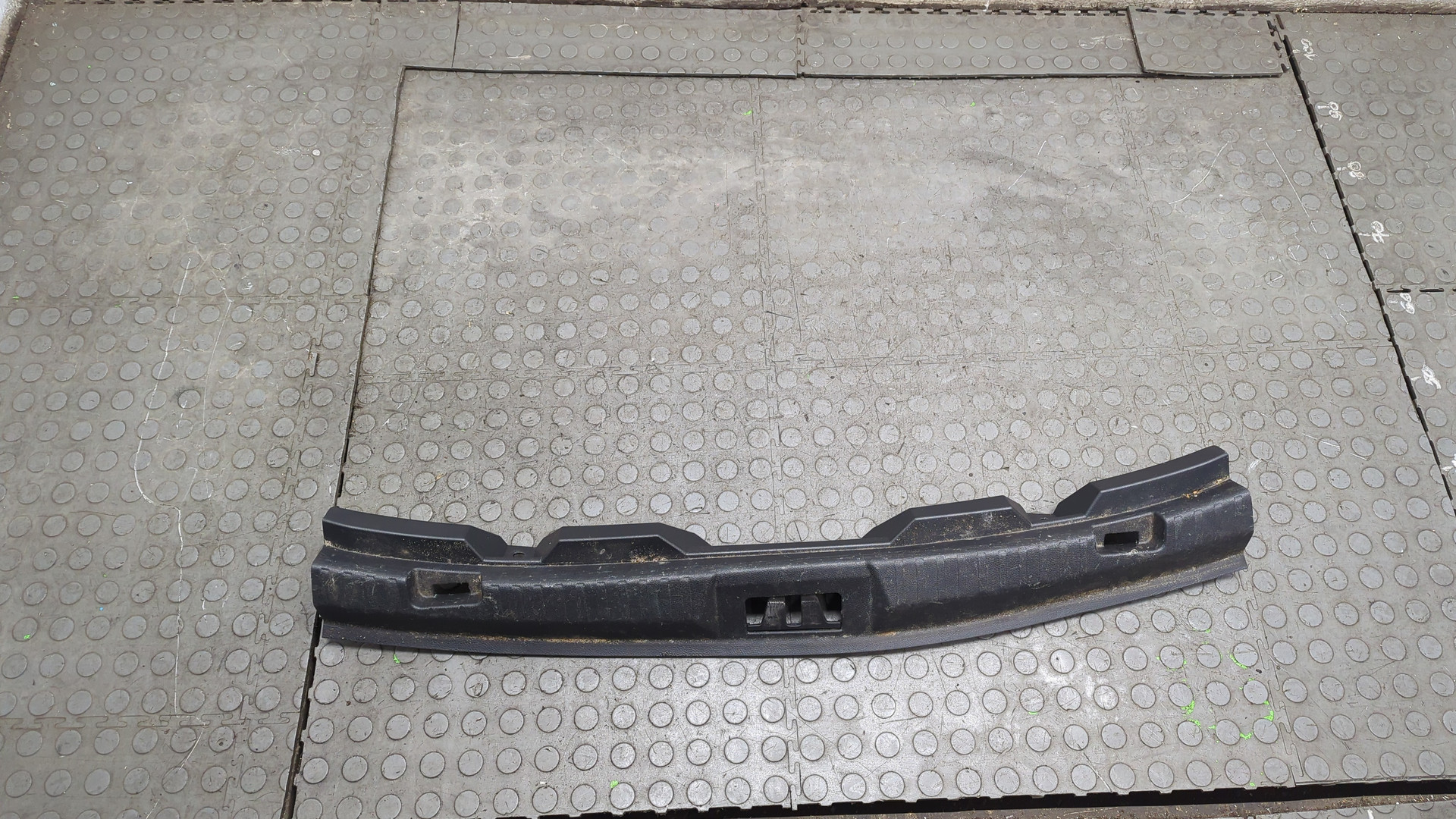 Обшивка багажника